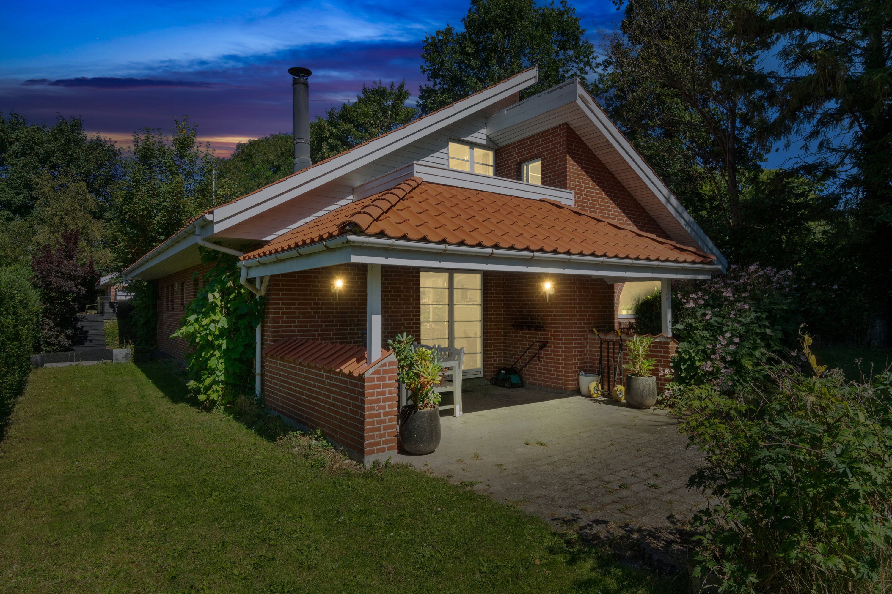 Fremhævet set fra haven billede i fuldskærmstilstand. Billede af Hovedgaden 77B, 4520 Svinninge