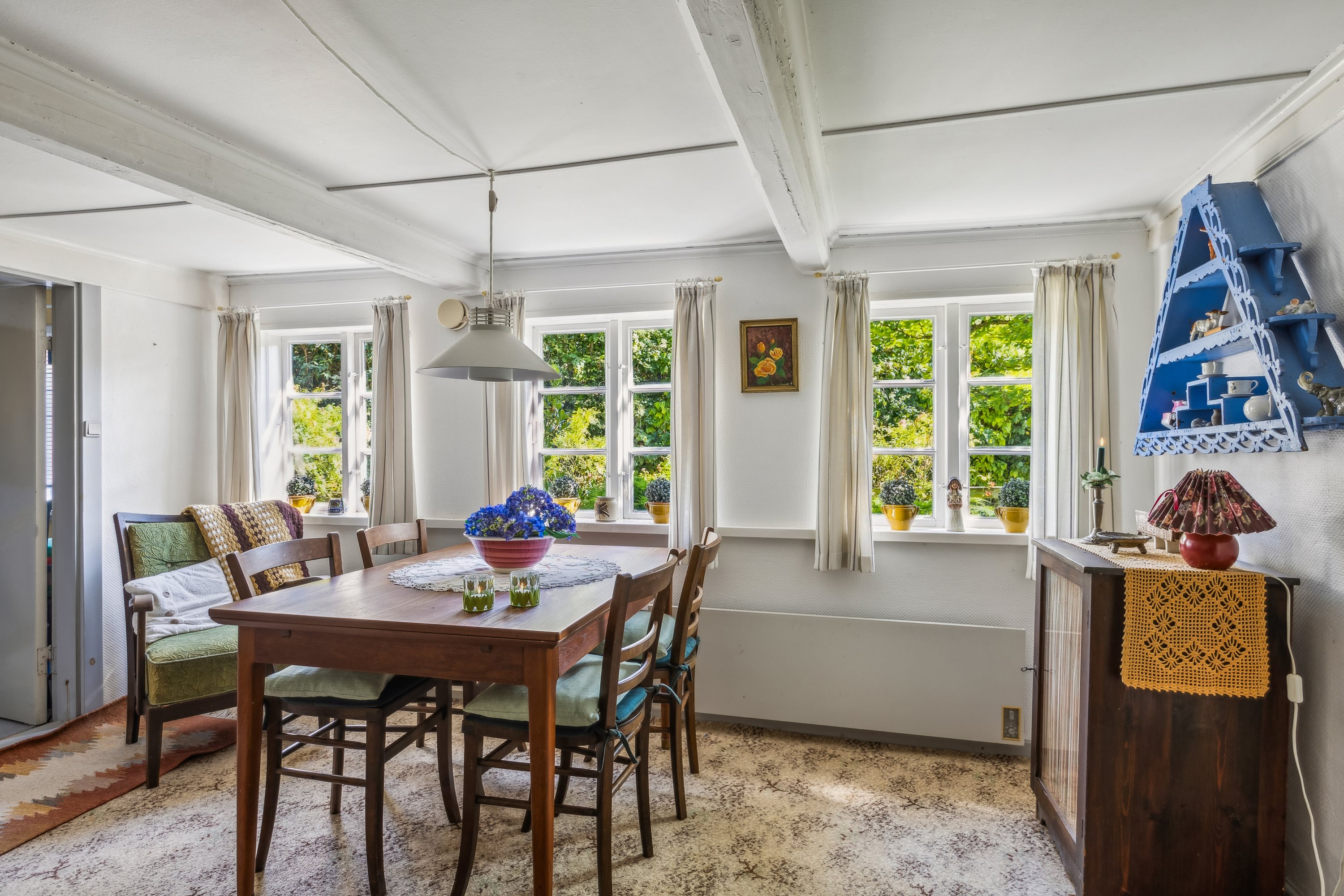 Fremhævet stue billede i fuldskærmstilstand. Billede af Roestoftvej 1, Lyø, 5601 Lyø