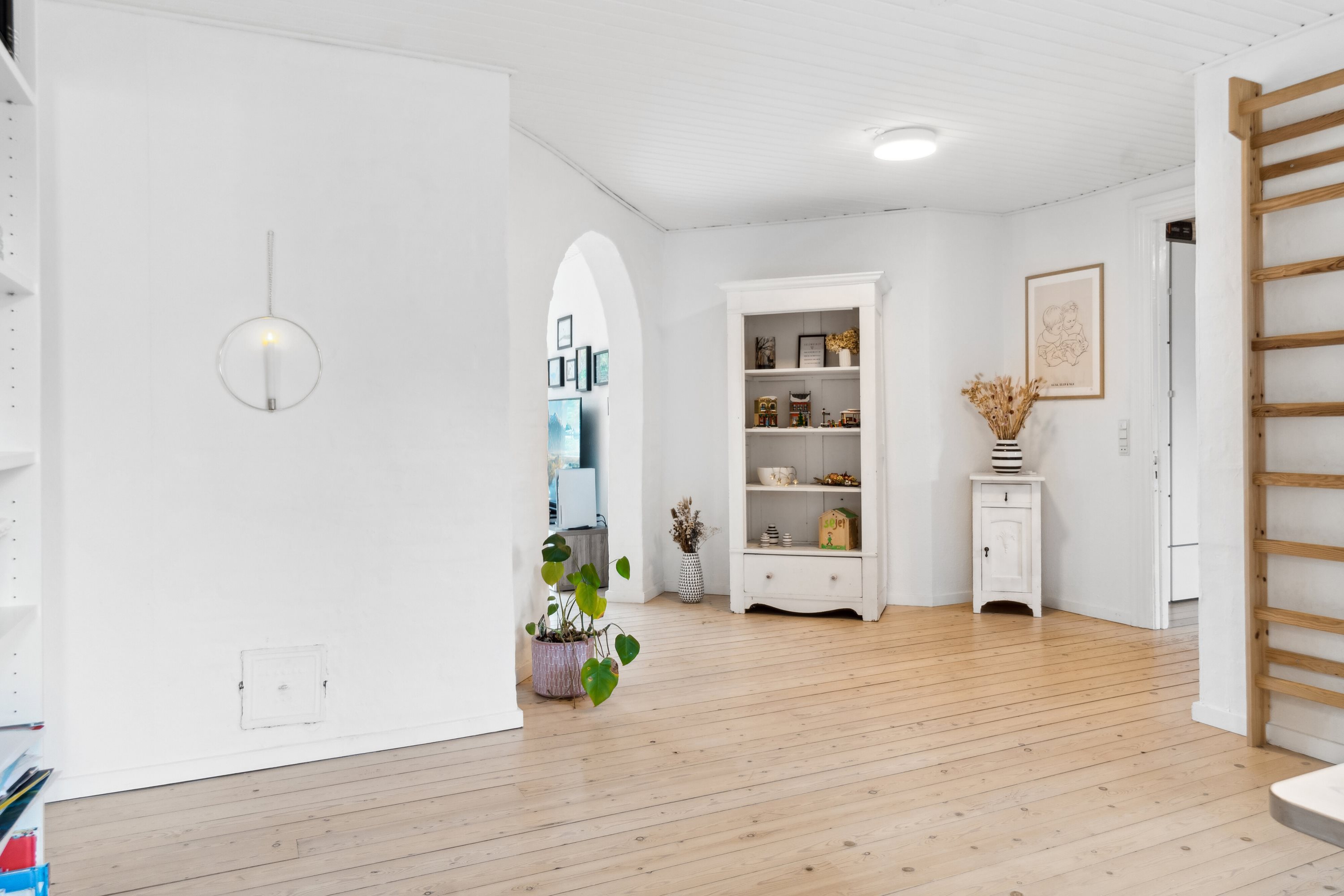 Fremhævet stue billede i fuldskærmstilstand. Billede af Frølundevej 80, Frølunde, 4220 Korsør