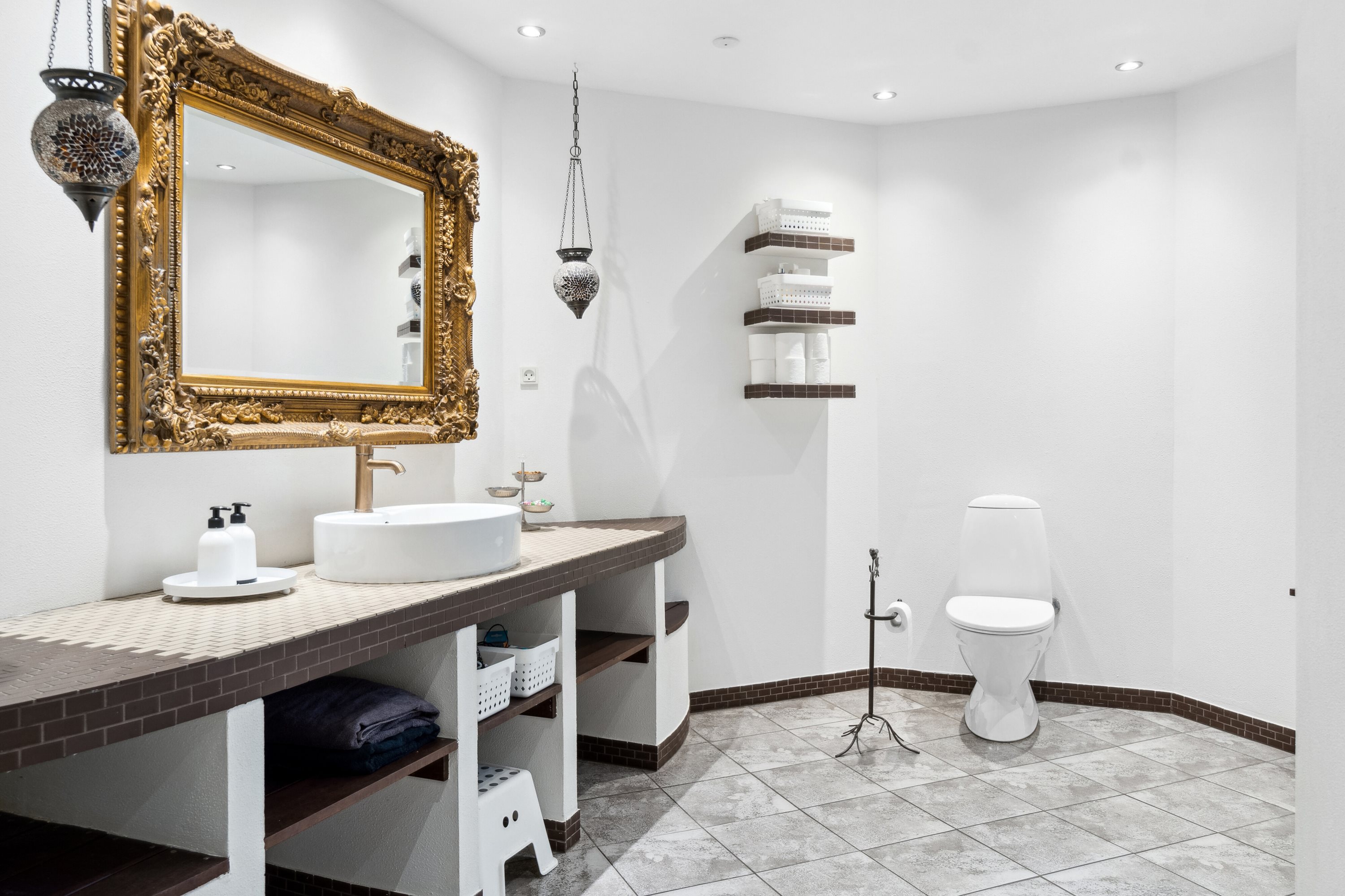 Fremhævet badeværelse billede i fuldskærmstilstand. Billede af Frølundevej 80, Frølunde, 4220 Korsør