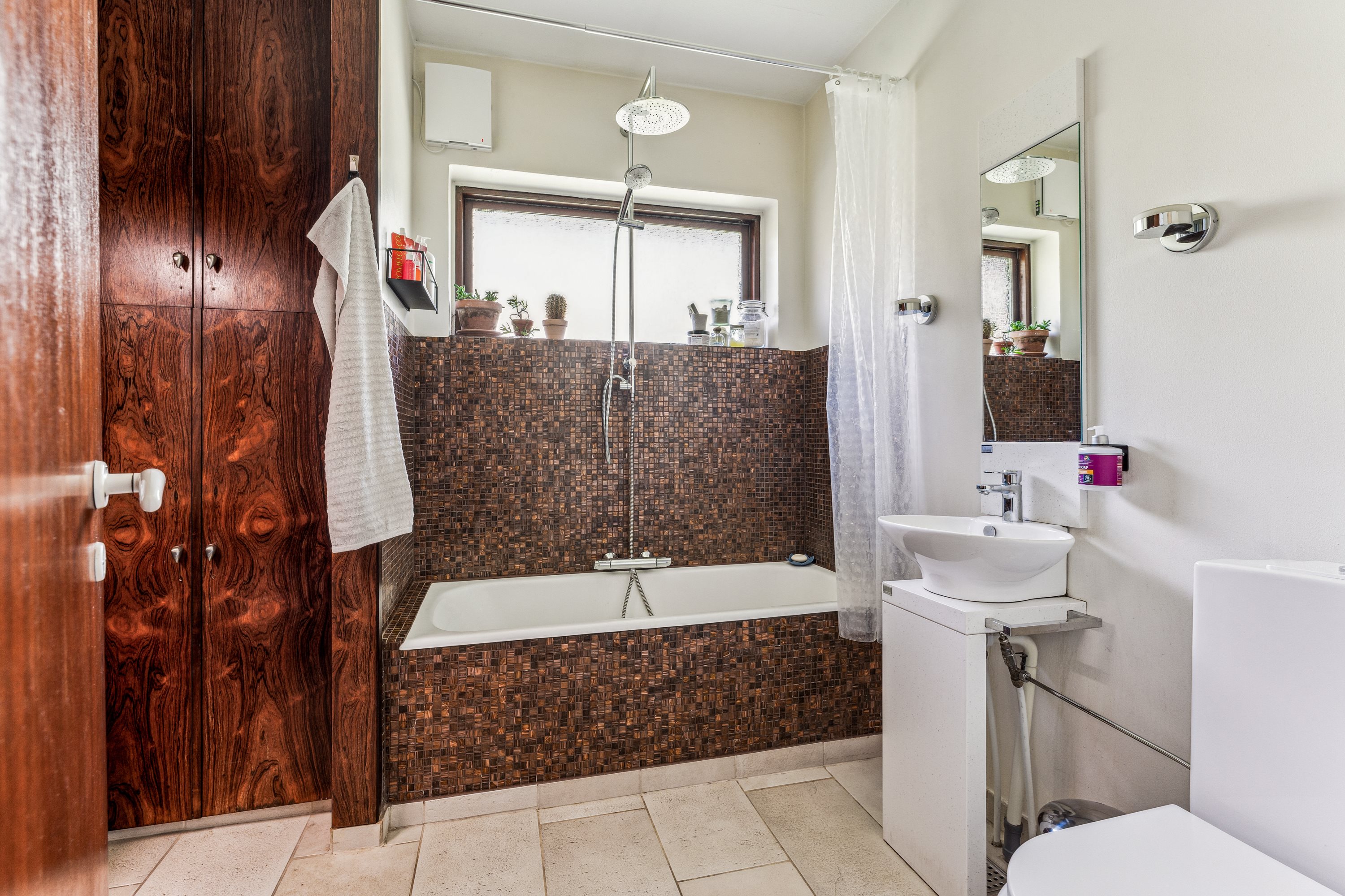 Fremhævet badeværelse billede i fuldskærmstilstand. Billede af Skovvejen 29, 8850 Bjerringbro