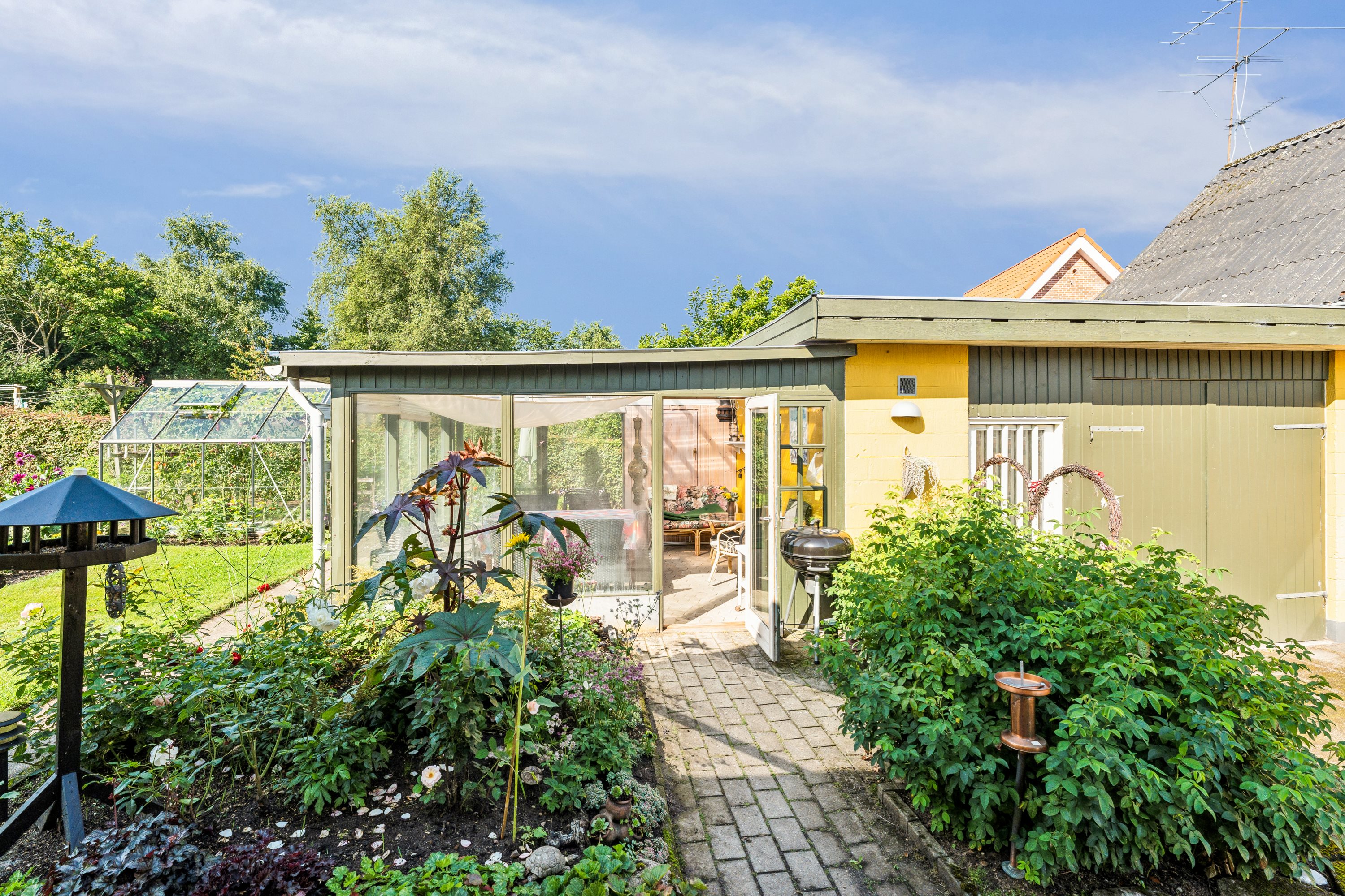 Fremhævet terrasse billede i fuldskærmstilstand. Billede af Østergade 30, 8860 Ulstrup