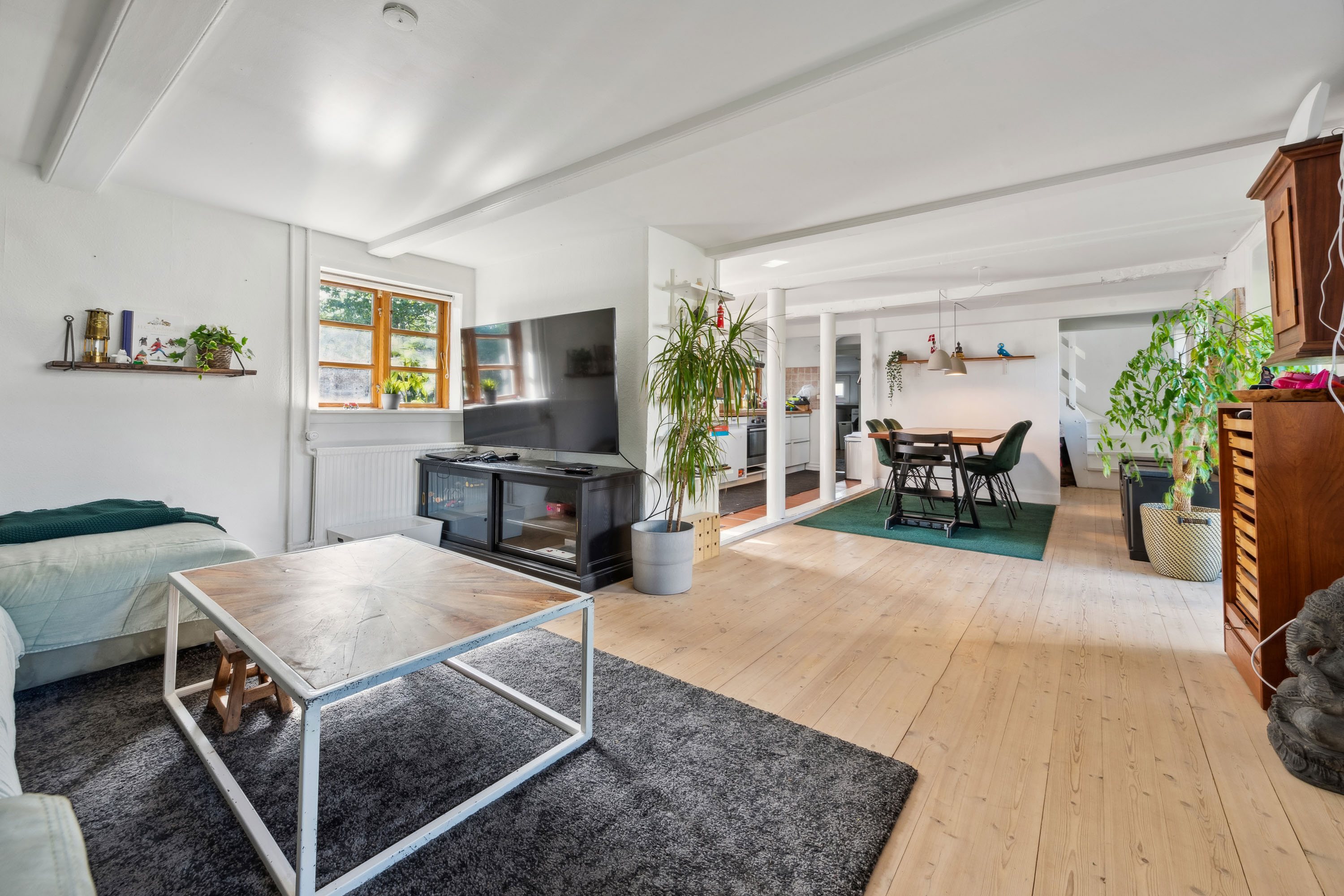 Fremhævet stue billede i fuldskærmstilstand. Billede af Rønnebær Alle 172, 3000 Helsingør