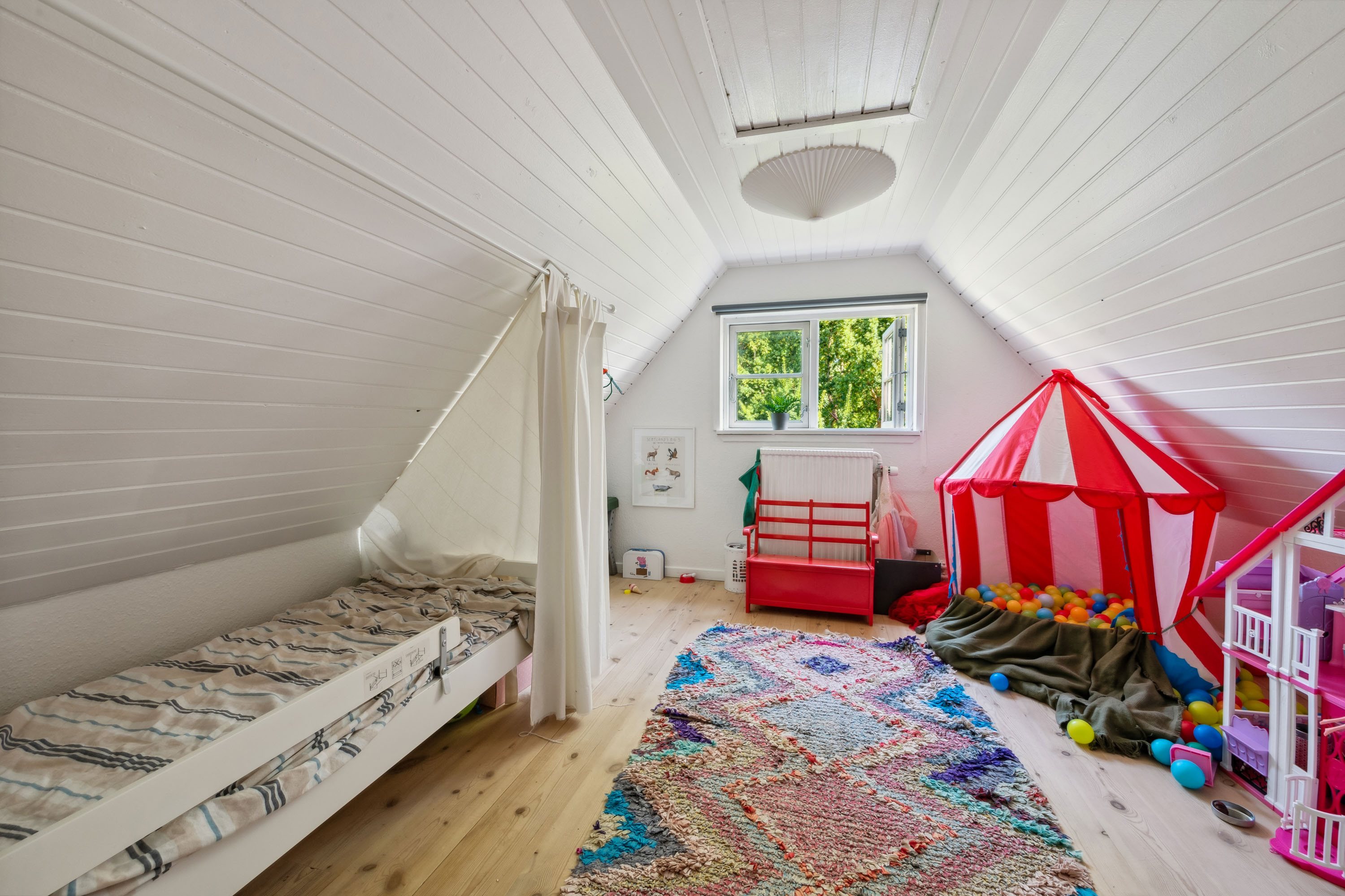 Fremhævet værelse billede i fuldskærmstilstand. Billede af Rønnebær Alle 172, 3000 Helsingør