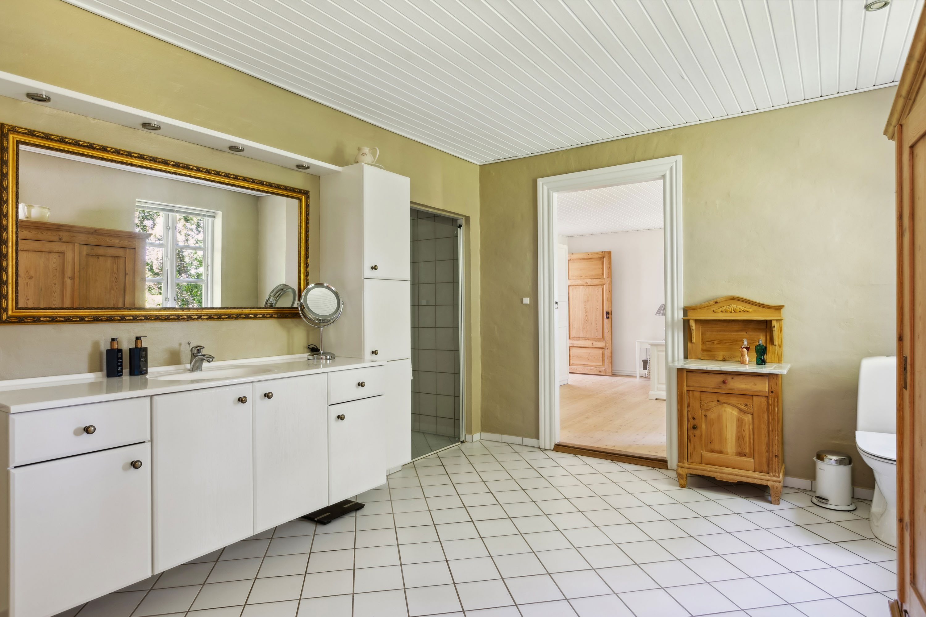 Fremhævet badeværelse billede i fuldskærmstilstand. Billede af Hågerupvej 43, Hågerup, 5600 Faaborg