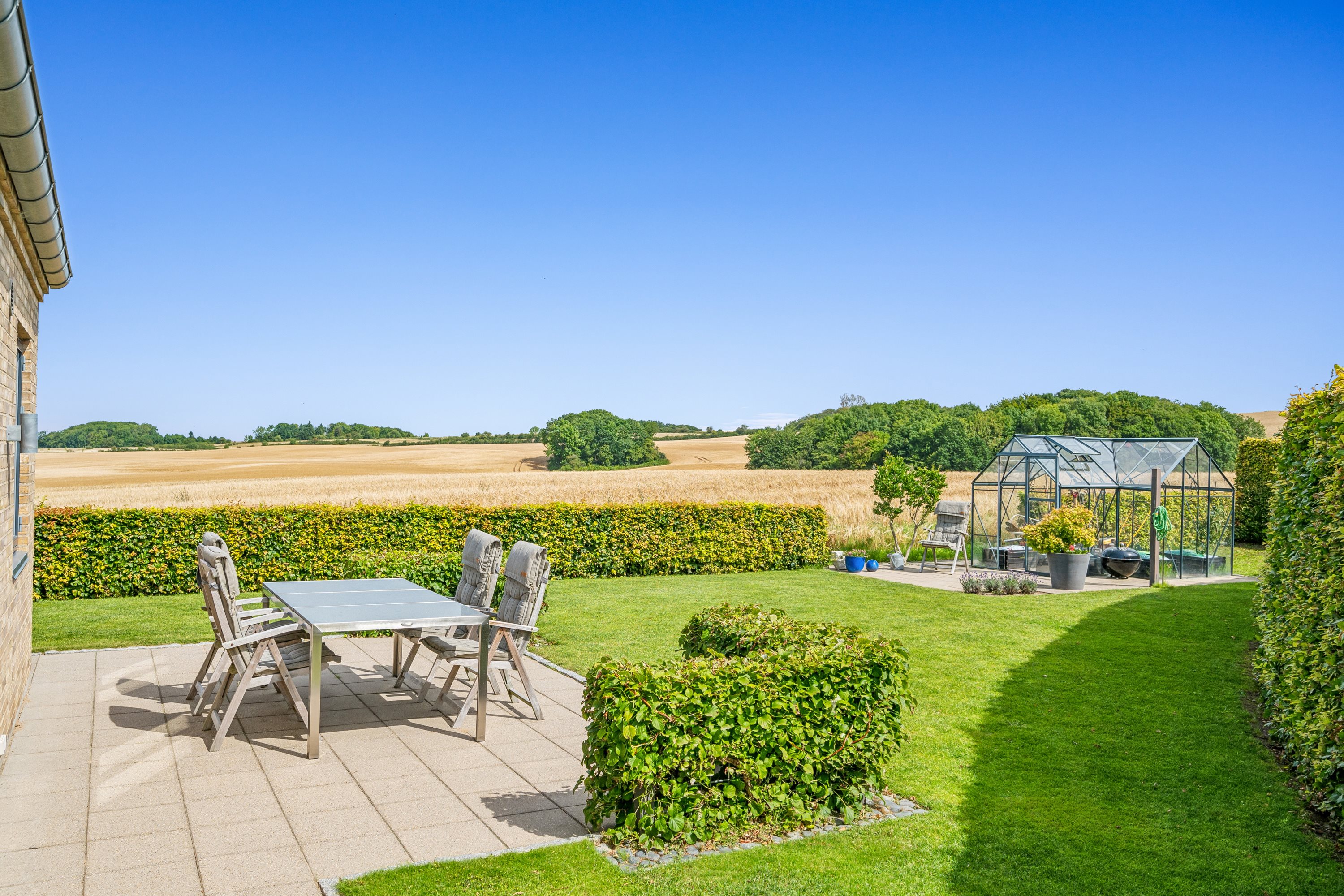 Fremhævet terrasse billede i fuldskærmstilstand. Billede af Skolemarken 19, Grønfeld, 8400 Ebeltoft