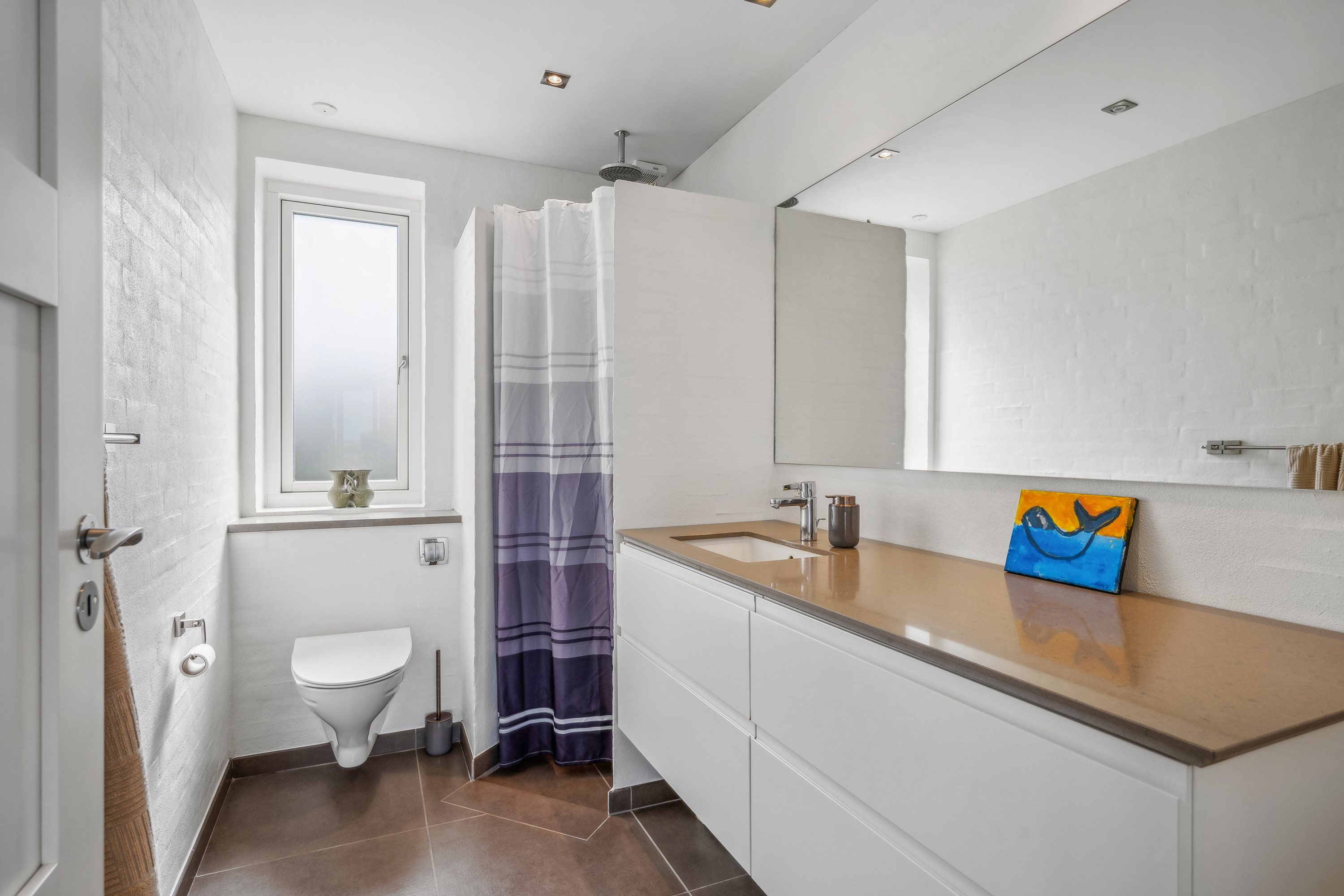 Fremhævet badeværelse billede i fuldskærmstilstand. Billede af Skolemarken 19, Grønfeld, 8400 Ebeltoft