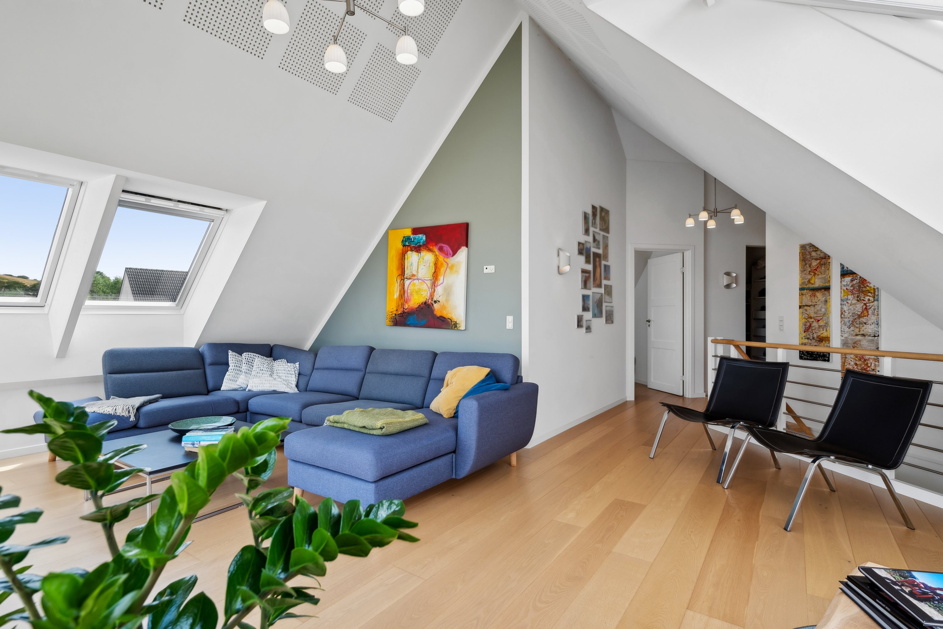 Fremhævet stue billede i fuldskærmstilstand. Billede af Skolemarken 19, Grønfeld, 8400 Ebeltoft