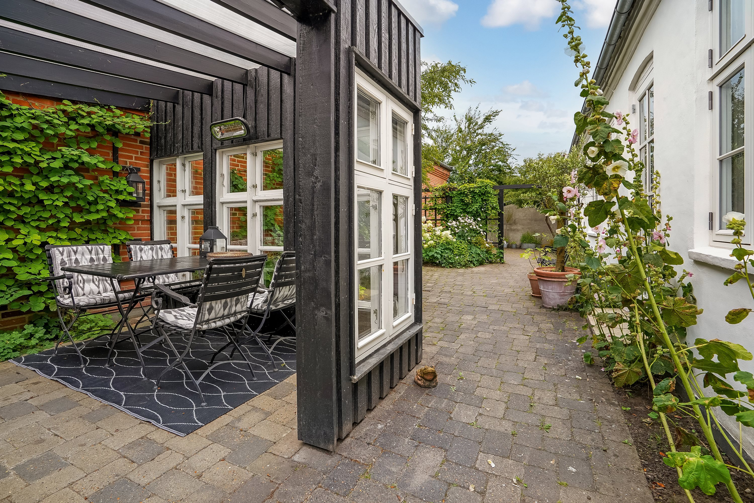 Fremhævet ejendommen billede i fuldskærmstilstand. Billede af Vejlevej 16, 7300 Jelling