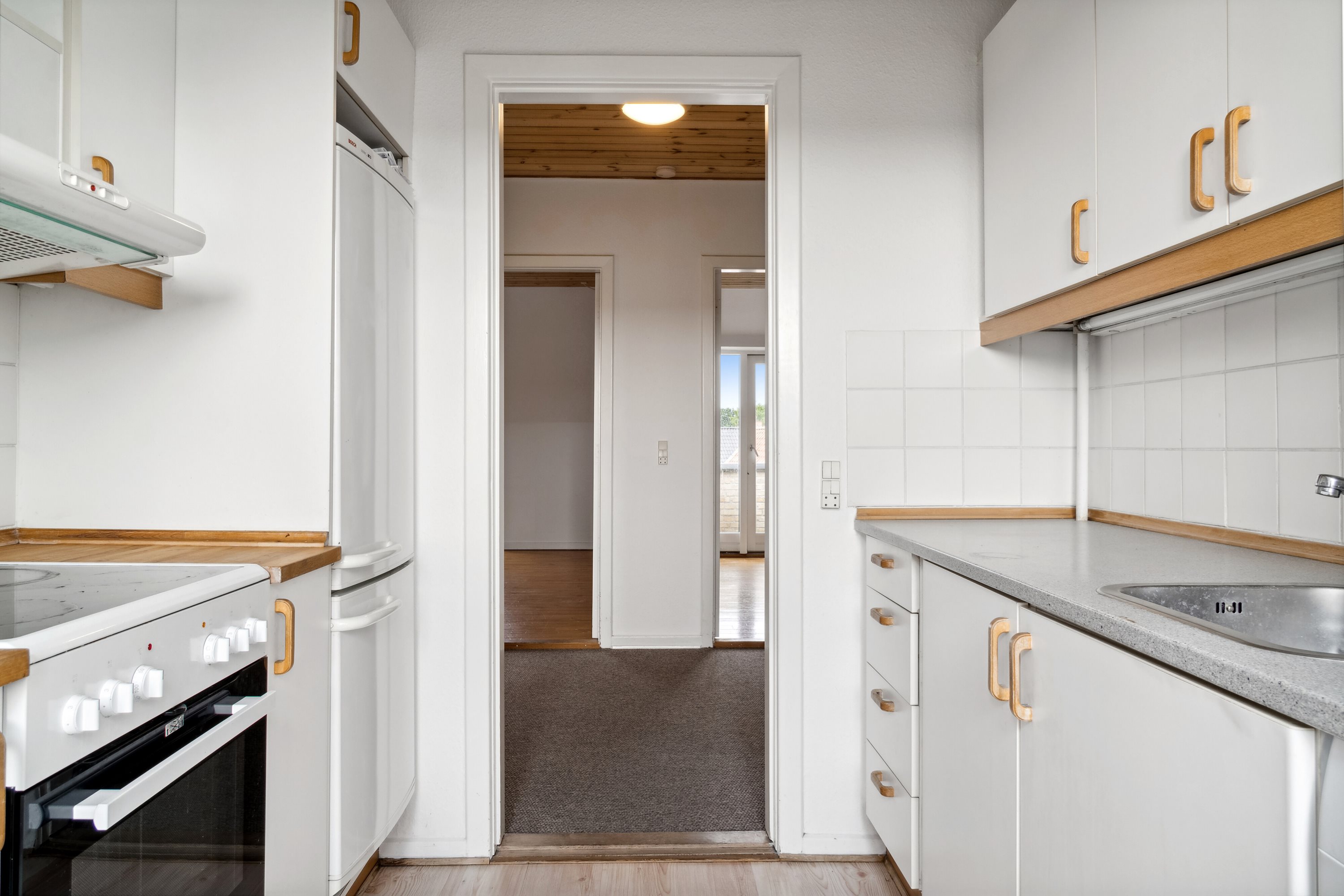 Fremhævet køkken billede i fuldskærmstilstand. Billede af Tousvej 83, 2. tv., 8230 Åbyhøj