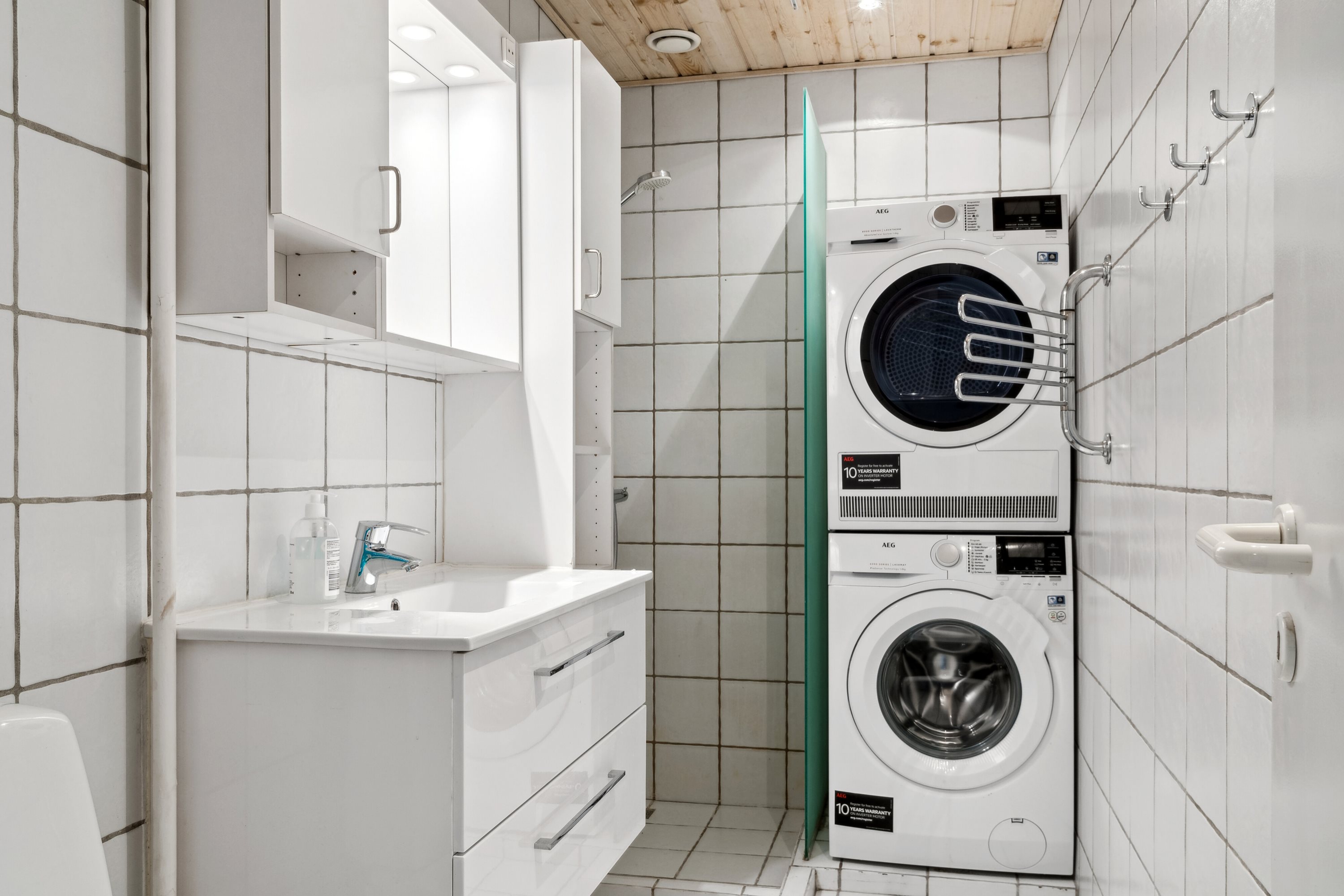 Fremhævet badeværelse billede i fuldskærmstilstand. Billede af Tousvej 83, 2. tv., 8230 Åbyhøj