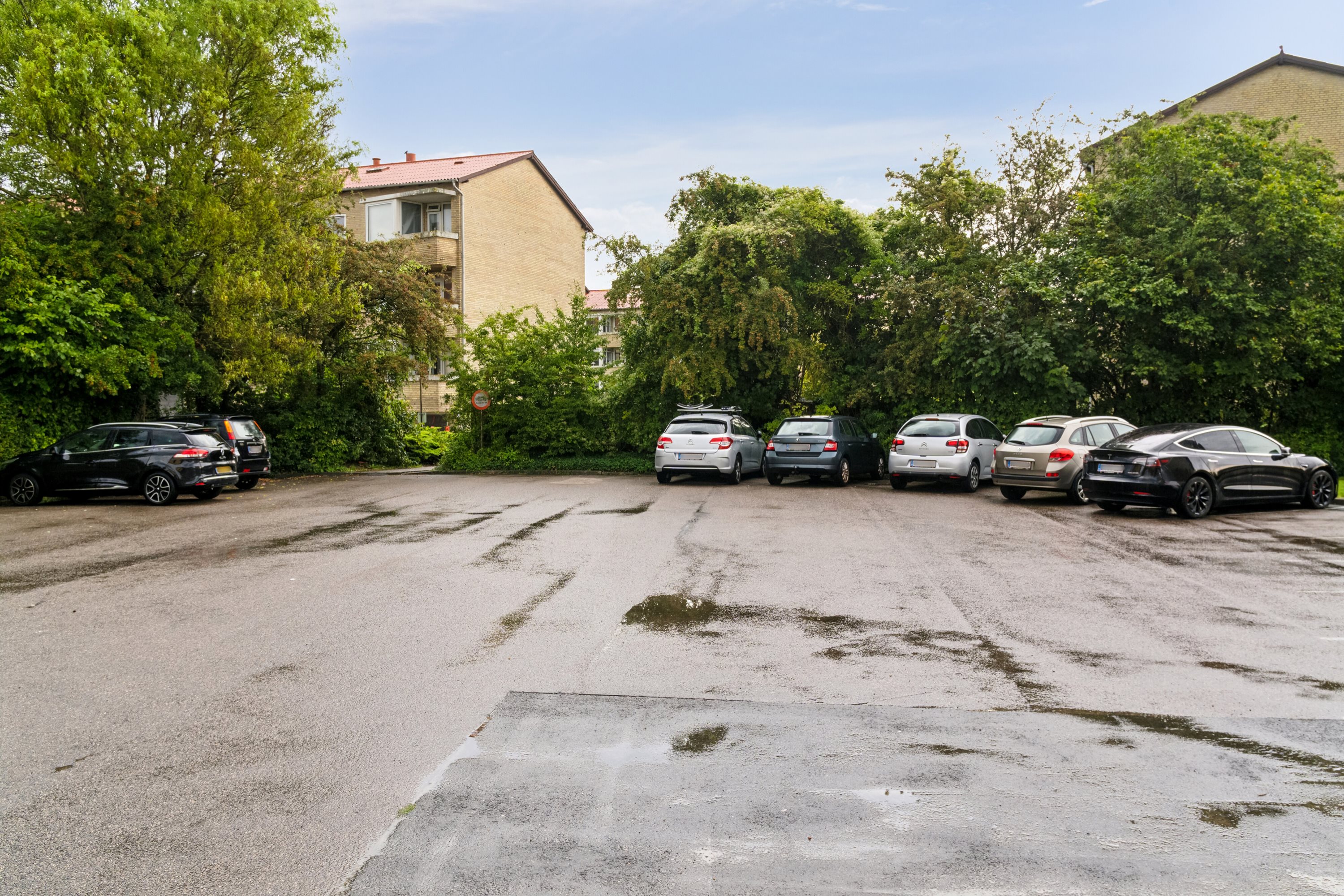 Fremhævet udendørs billede i fuldskærmstilstand. Billede af Tousvej 83, 2. tv., 8230 Åbyhøj