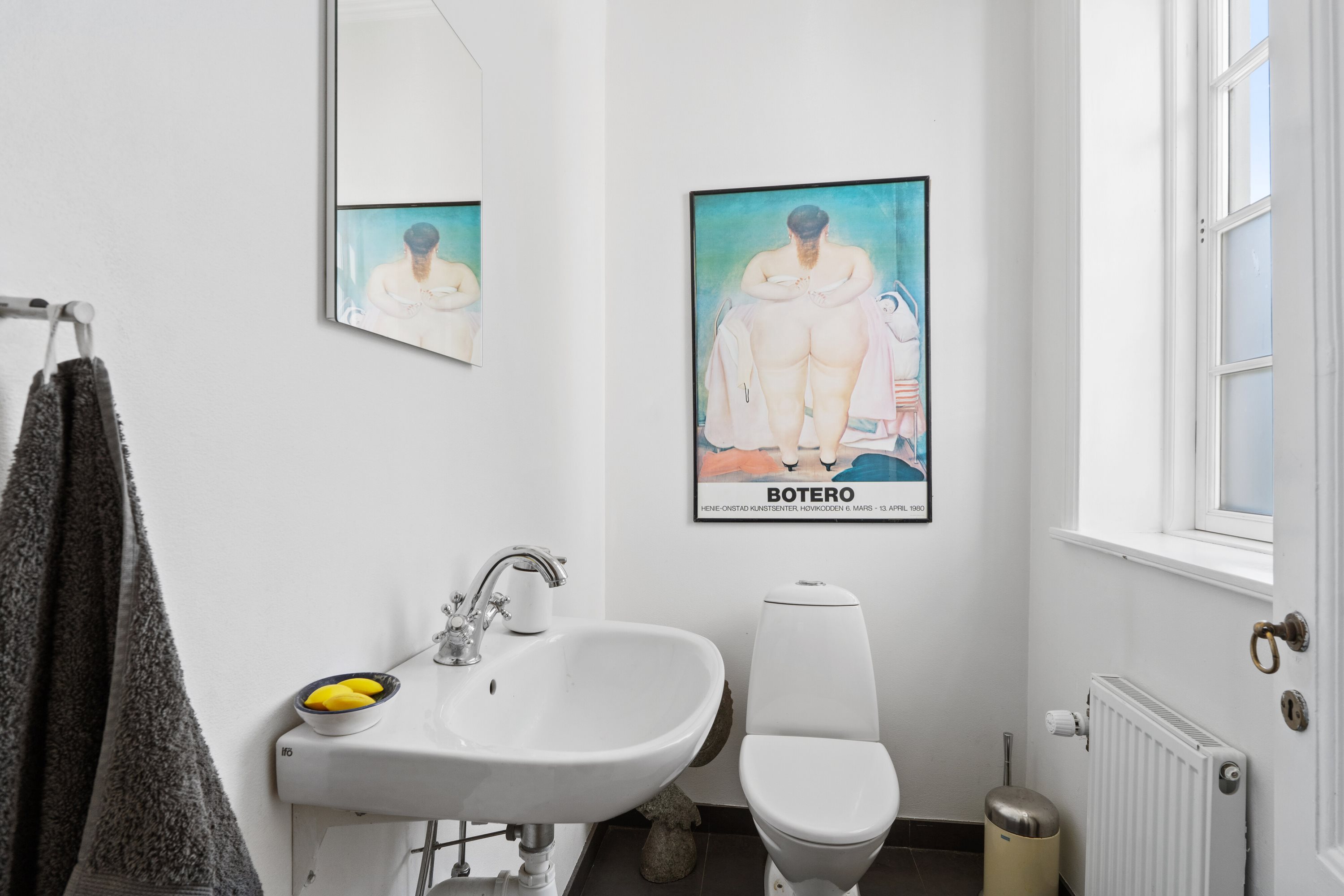 Fremhævet badeværelse billede i fuldskærmstilstand. Billede af Slotsalleen 6B, 2930 Klampenborg