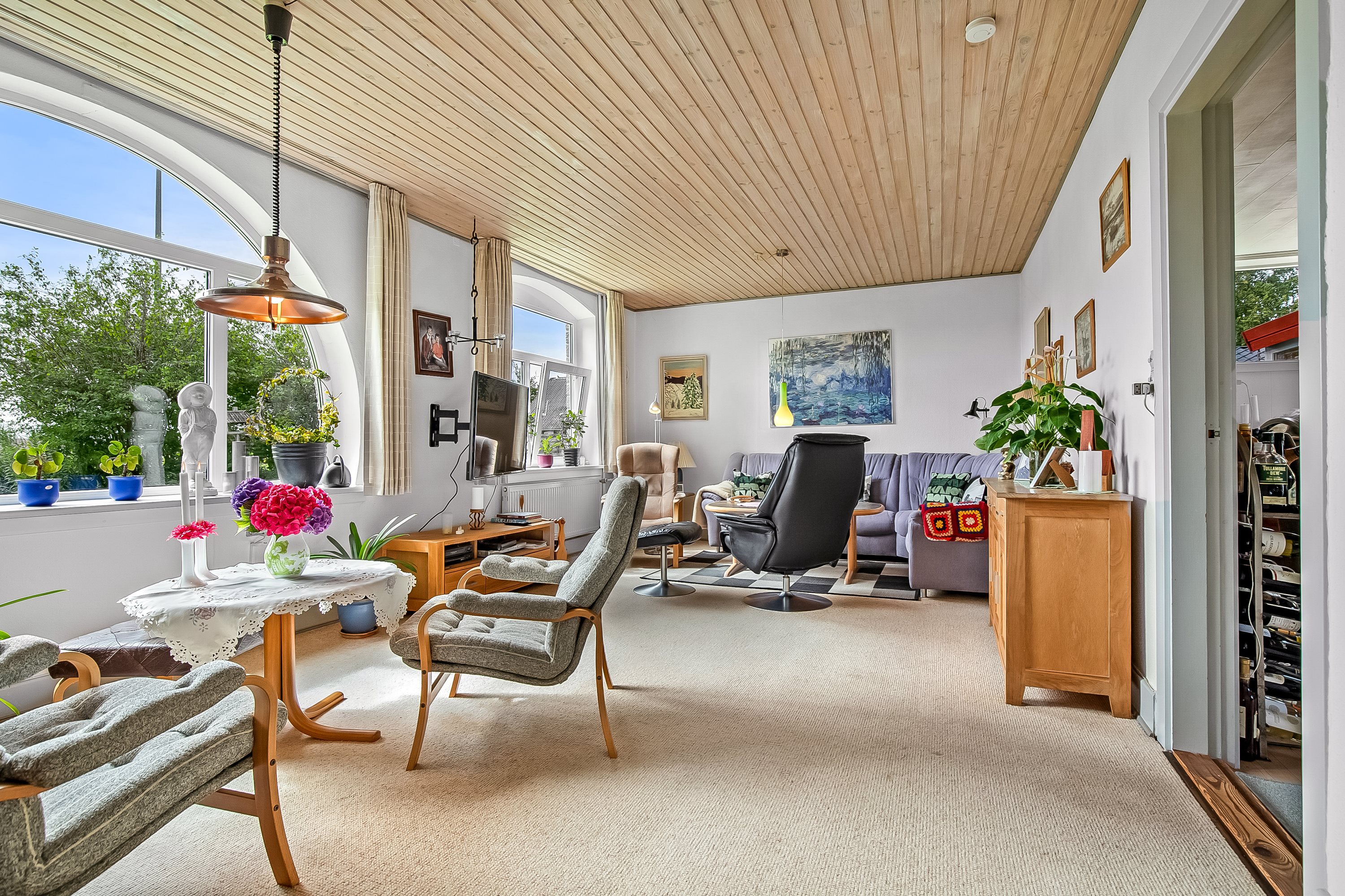 Fremhævet stue billede i fuldskærmstilstand. Billede af Fjællebrovej 13, 6093 Sjølund