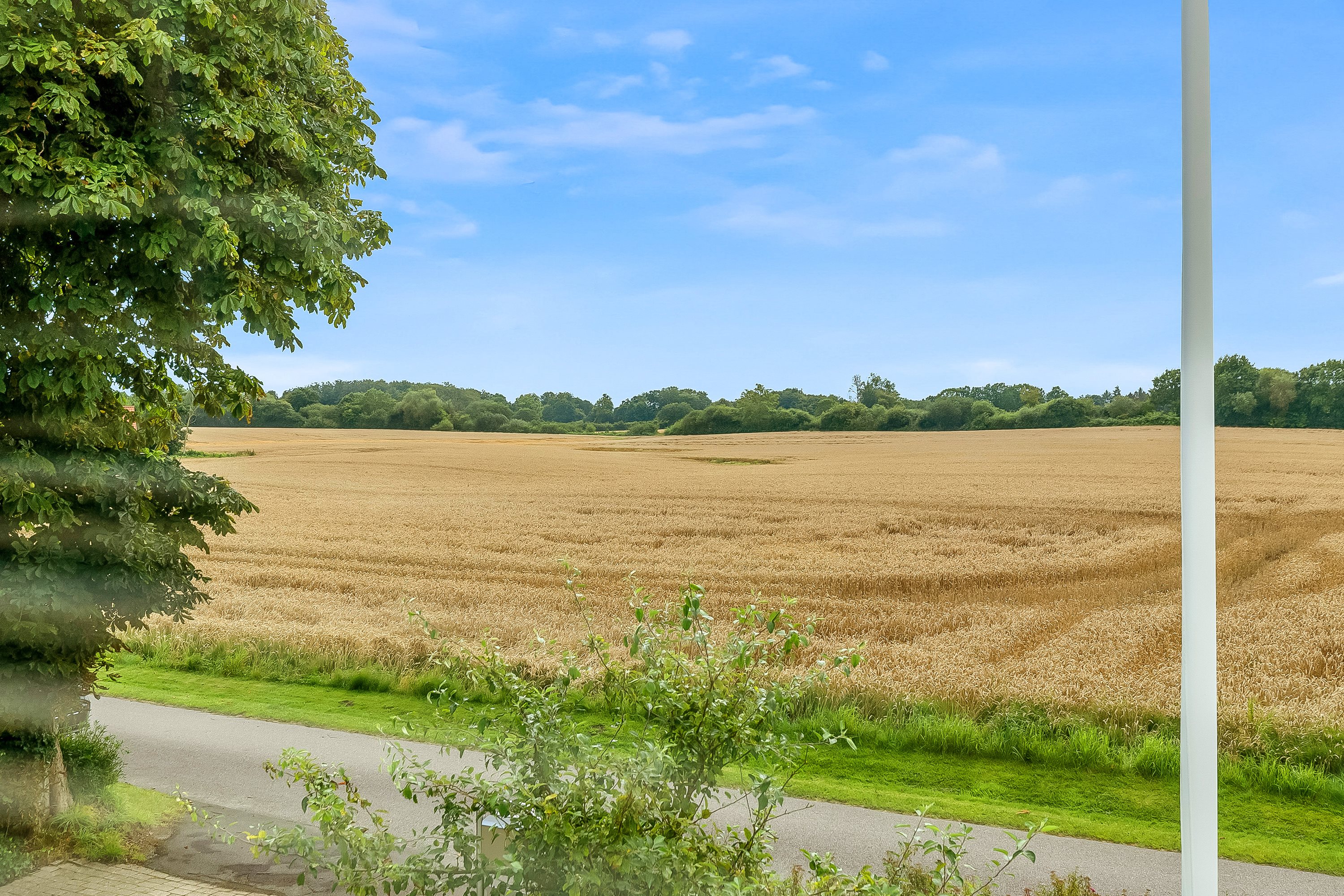 Fremhævet udsigt billede i fuldskærmstilstand. Billede af Fjællebrovej 13, 6093 Sjølund