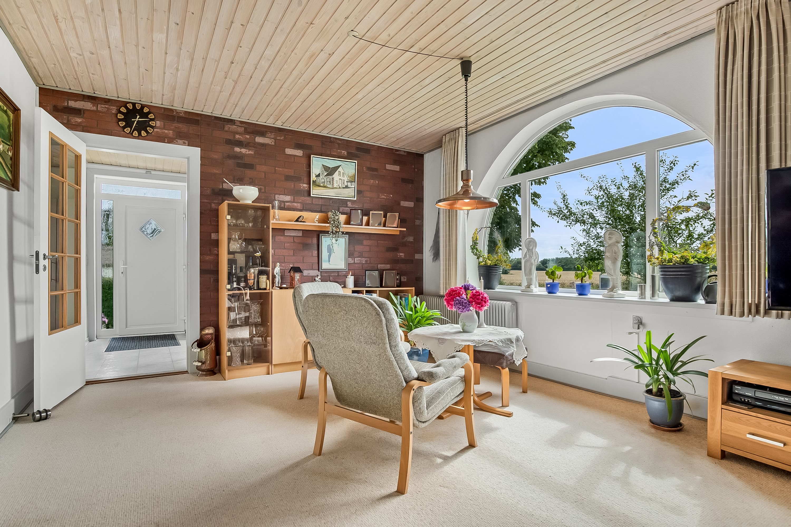 Fremhævet stue billede i fuldskærmstilstand. Billede af Fjællebrovej 13, 6093 Sjølund