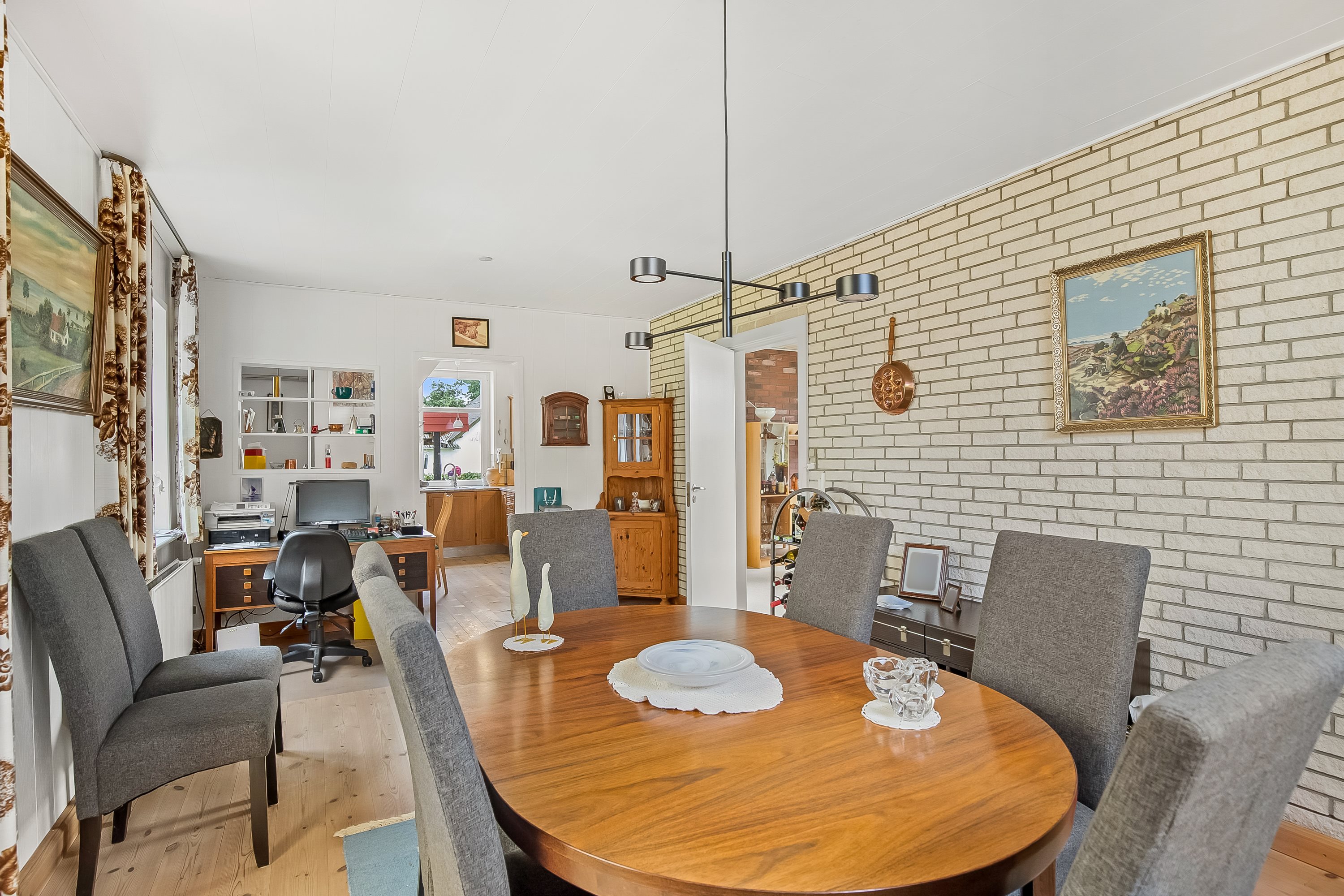 Fremhævet spisestue billede i fuldskærmstilstand. Billede af Fjællebrovej 13, 6093 Sjølund