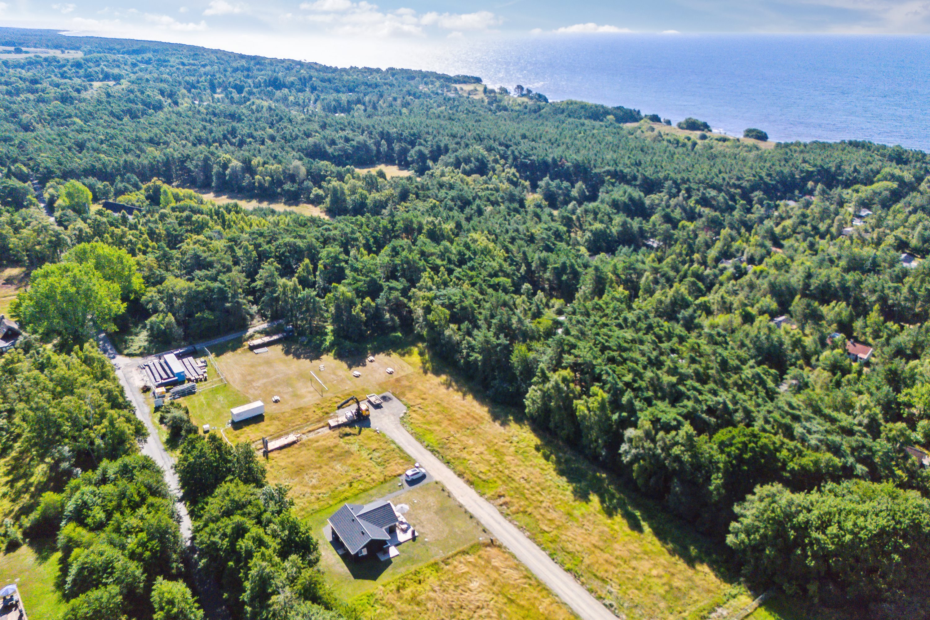 Fremhævet  billede i fuldskærmstilstand. Billede af Sømarkshusene 13, Pedersker, 3720 Aakirkeby