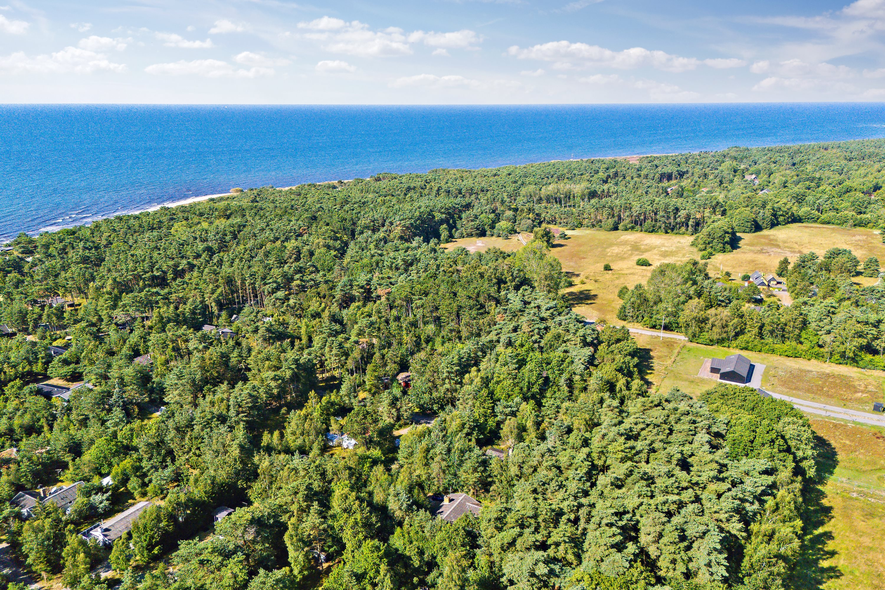 Fremhævet  billede i fuldskærmstilstand. Billede af Sømarkshusene 13, Pedersker, 3720 Aakirkeby