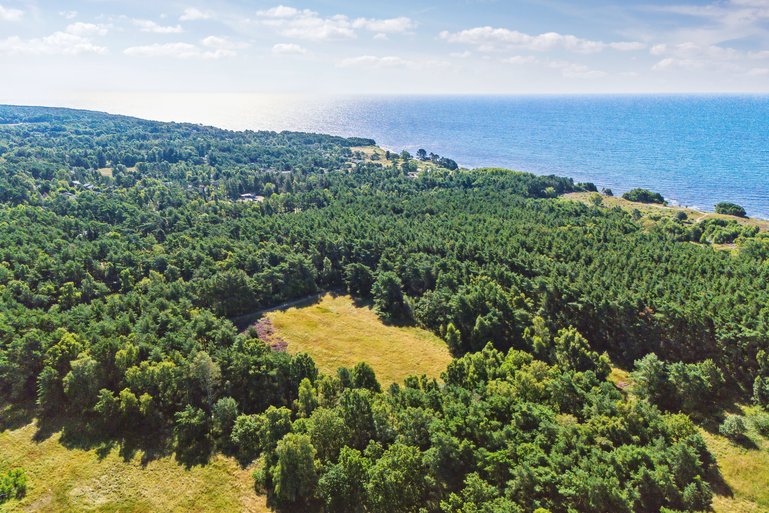 Fremhævet  billede i fuldskærmstilstand. Billede af Sømarkshusene 13, Pedersker, 3720 Aakirkeby