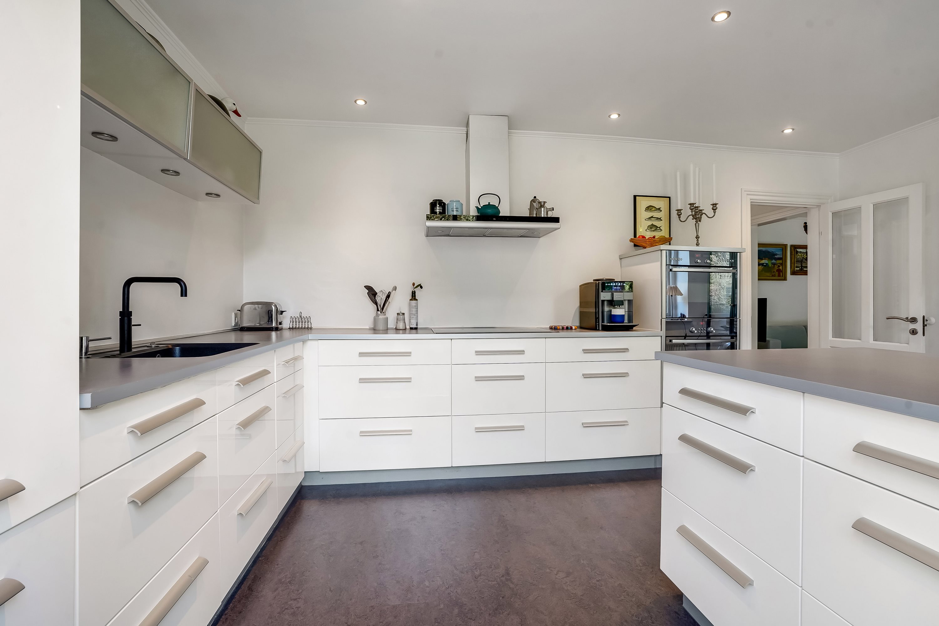 Fremhævet køkken billede i fuldskærmstilstand. Billede af Langelinie 103, kld.., 5230 Odense M