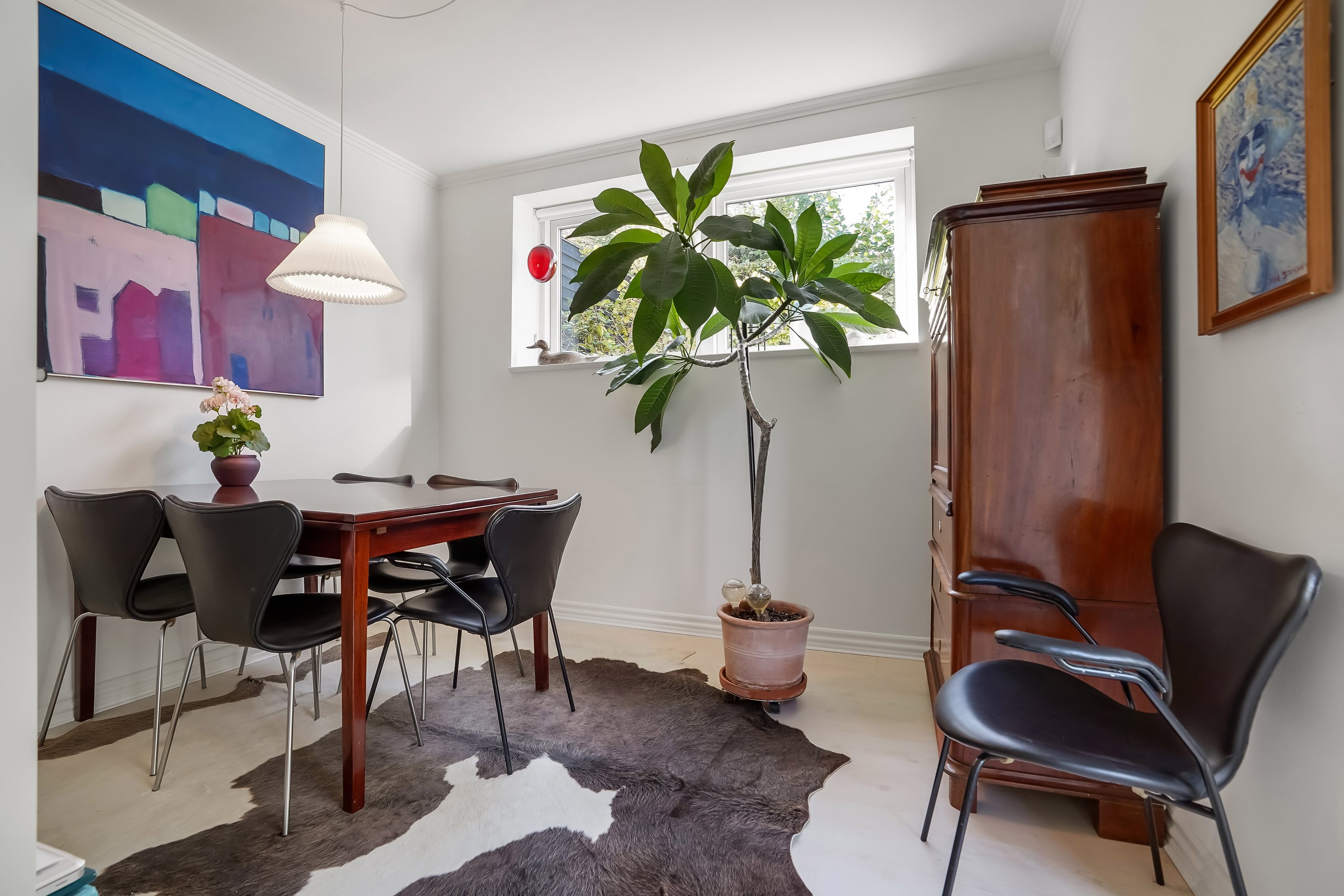 Fremhævet stue billede i fuldskærmstilstand. Billede af Langelinie 103, kld.., 5230 Odense M