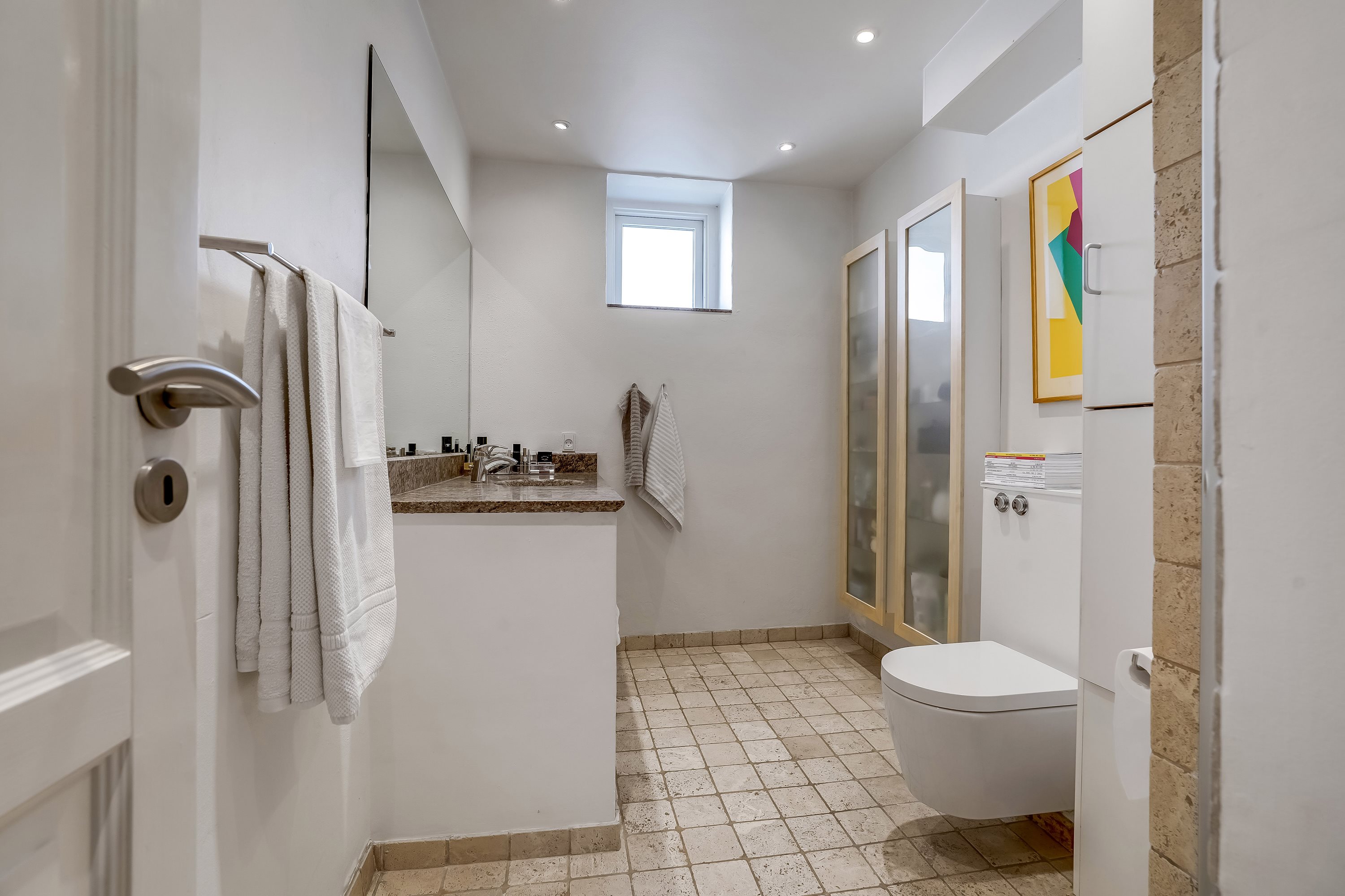 Fremhævet toilet billede i fuldskærmstilstand. Billede af Langelinie 103, kld.., 5230 Odense M