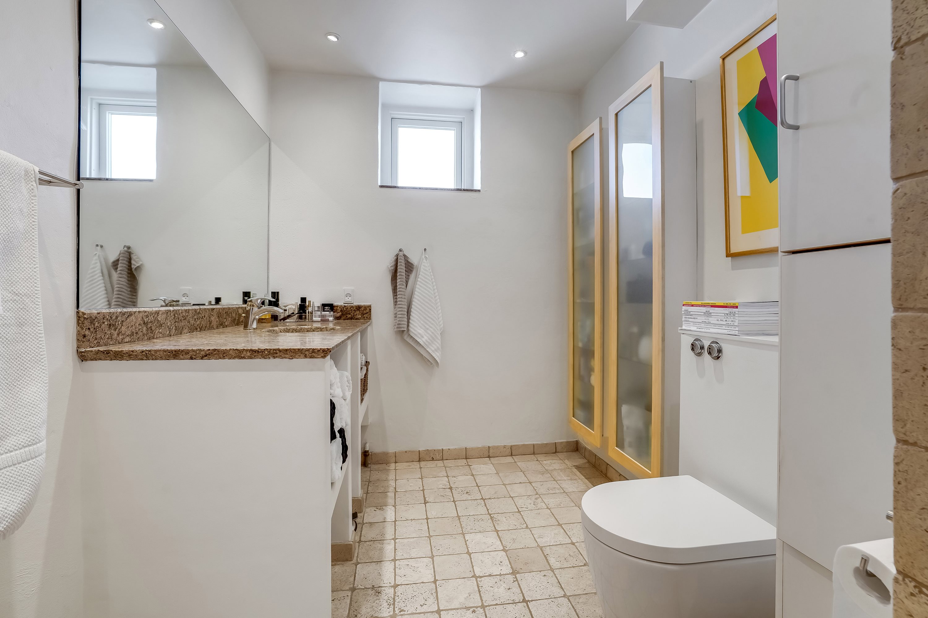 Fremhævet toilet billede i fuldskærmstilstand. Billede af Langelinie 103, kld.., 5230 Odense M