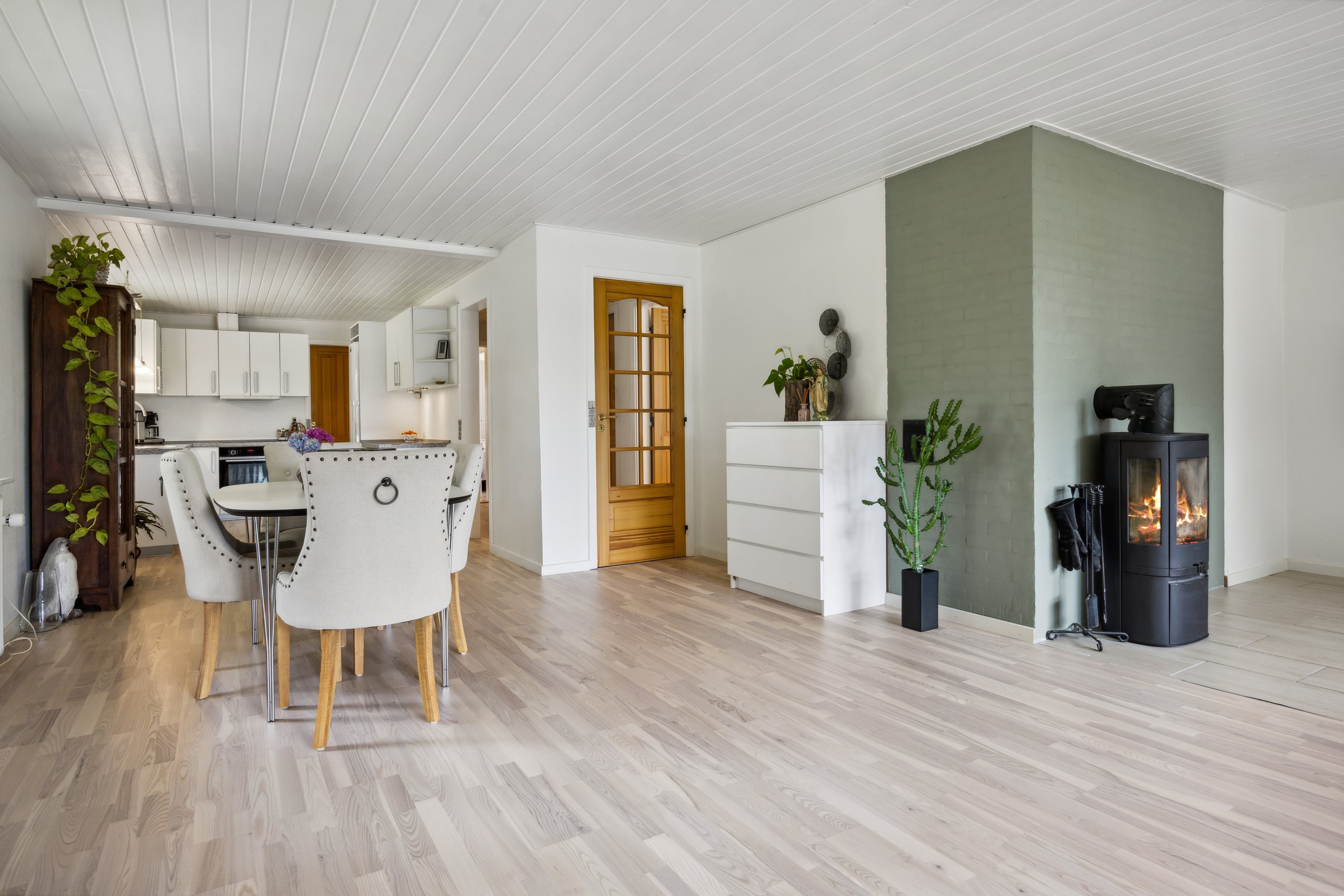 Fremhævet stue billede i fuldskærmstilstand. Billede af Tranekærvej 91, Kaas, 9490 Pandrup