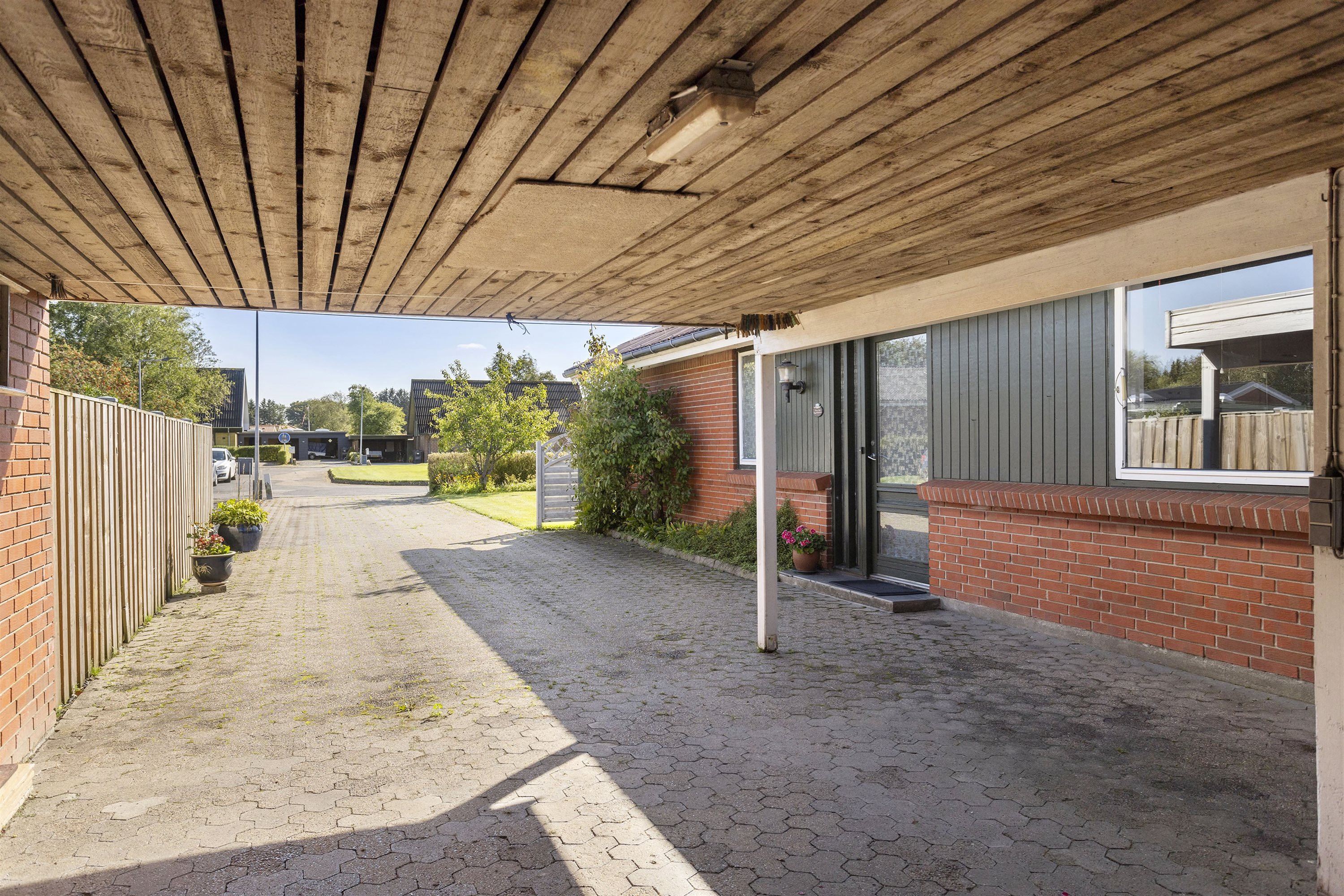 Fremhævet carport billede i fuldskærmstilstand. Billede af Højlundsvej 42, 9750 Østervrå