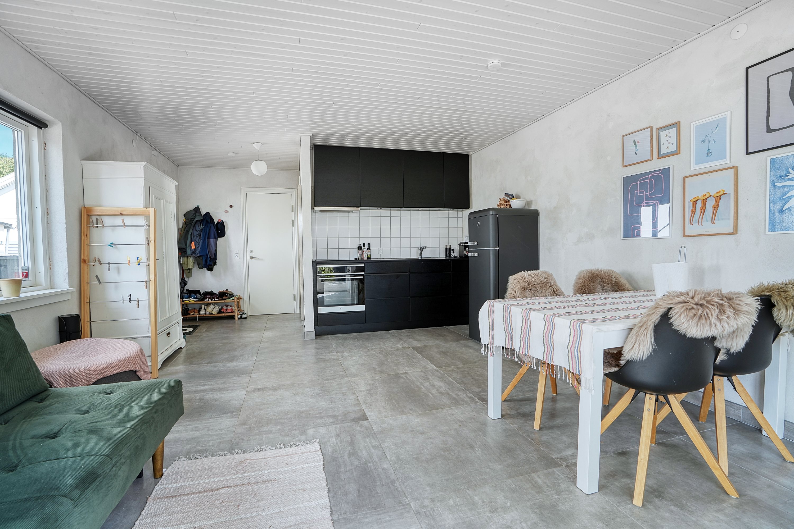 Fremhævet spiseafdeling i udhus billede i fuldskærmstilstand. Billede af Søvænget 23, 3100 Hornbæk