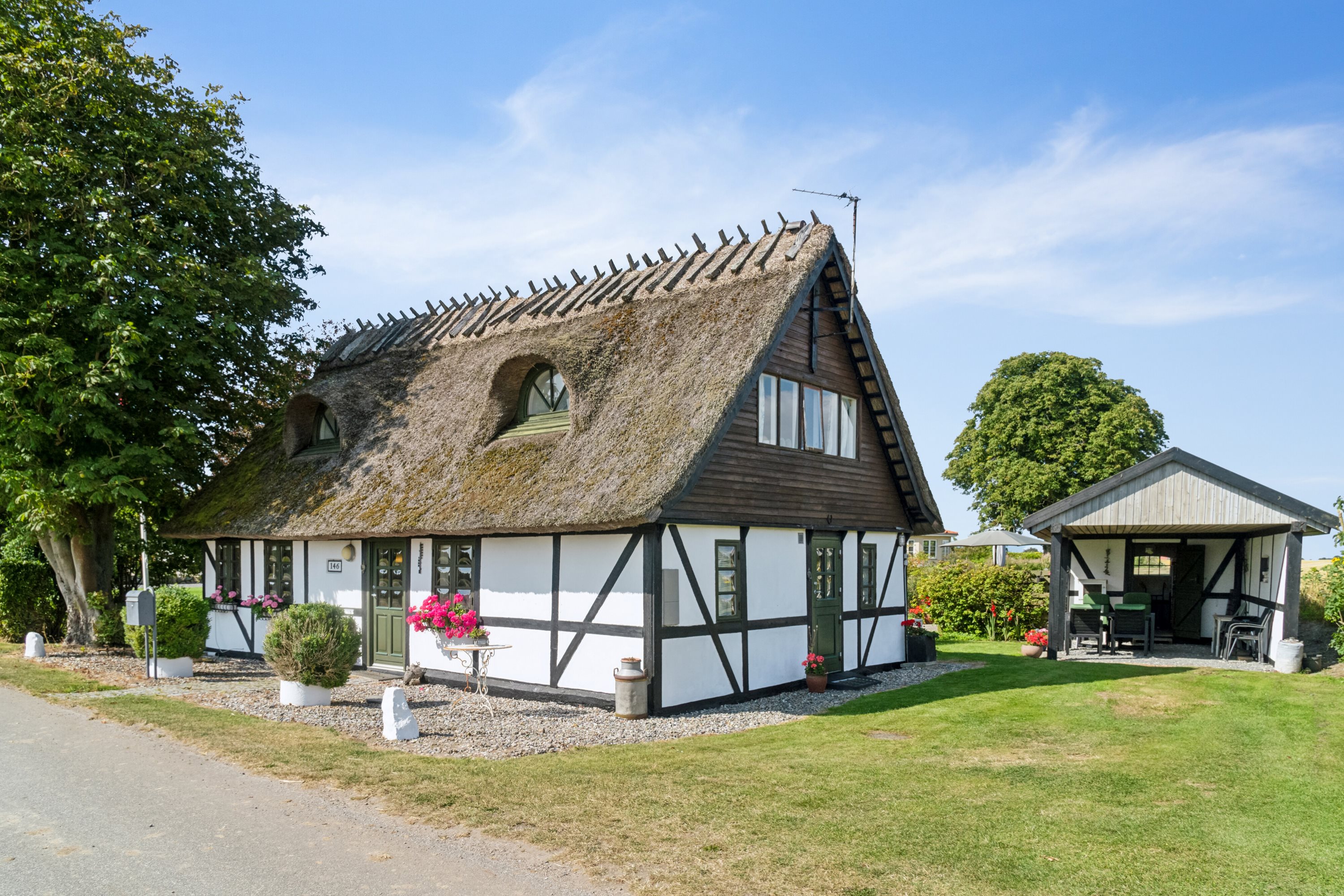 Miniaturebillede 1: set fra vejen. Billede af Svinøvej 146, 4750 Lundby