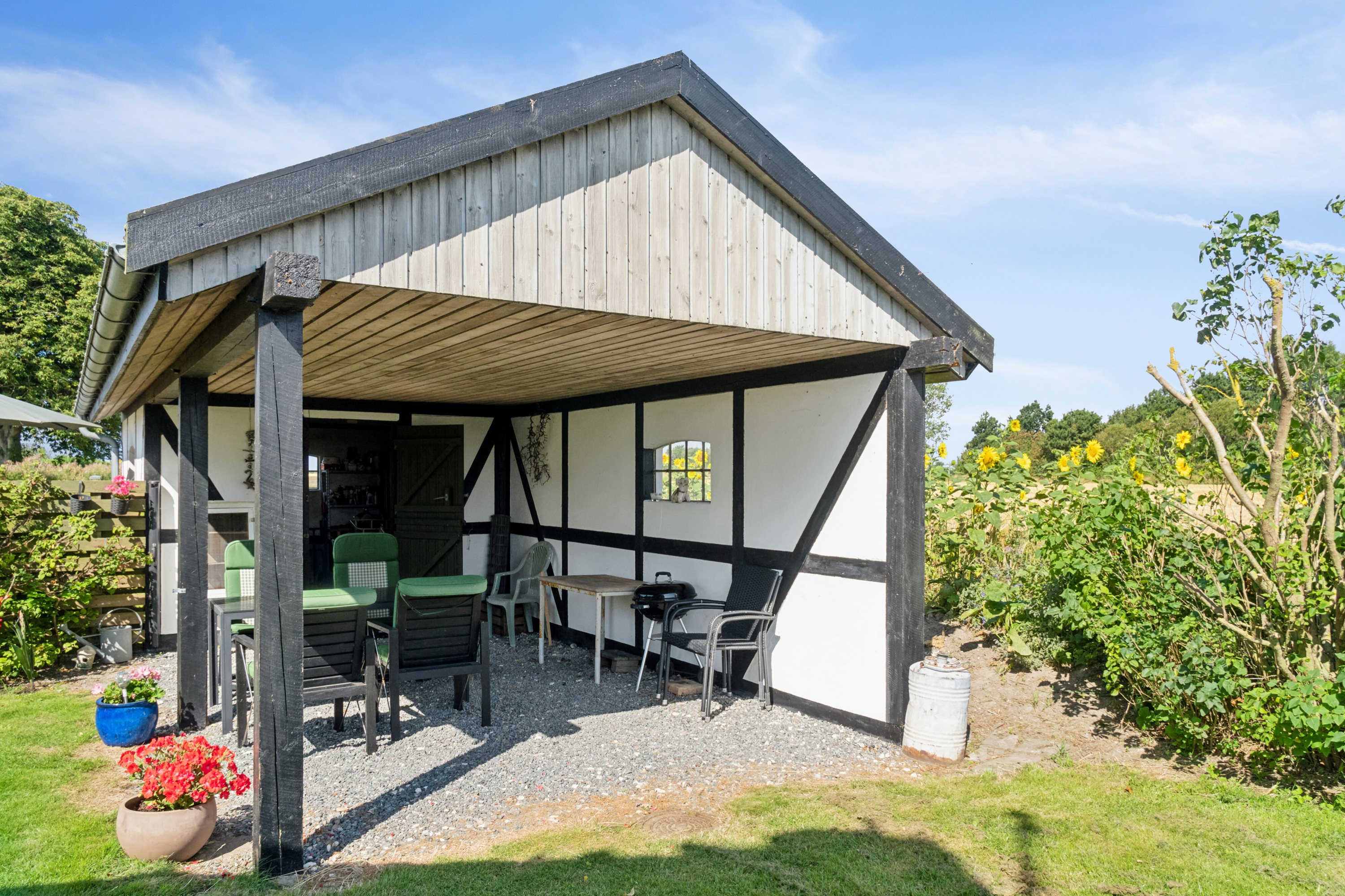 Fremhævet overdækket terrasse billede i fuldskærmstilstand. Billede af Svinøvej 146, 4750 Lundby