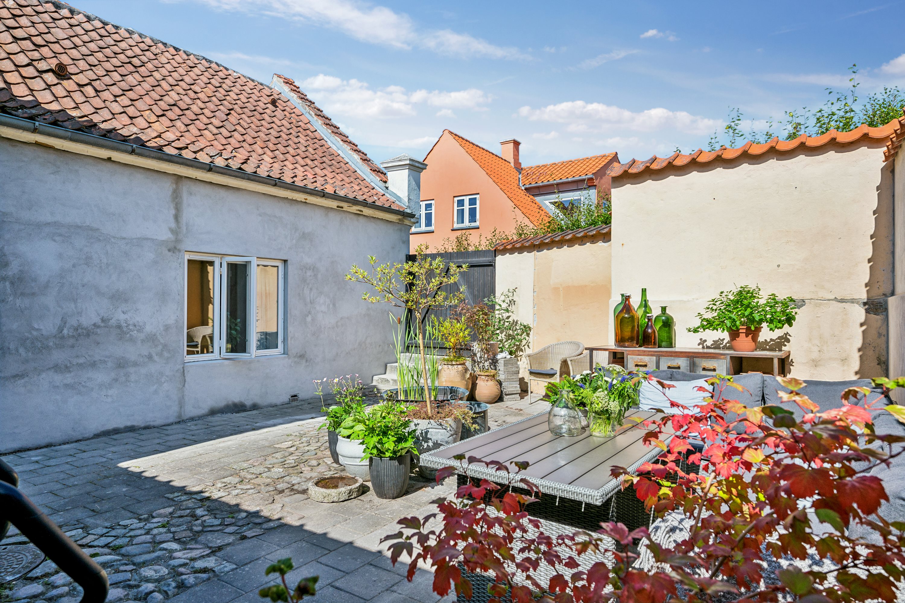 Fremhævet ejendom 1 billede i fuldskærmstilstand. Billede af Overgade 17, 8400 Ebeltoft