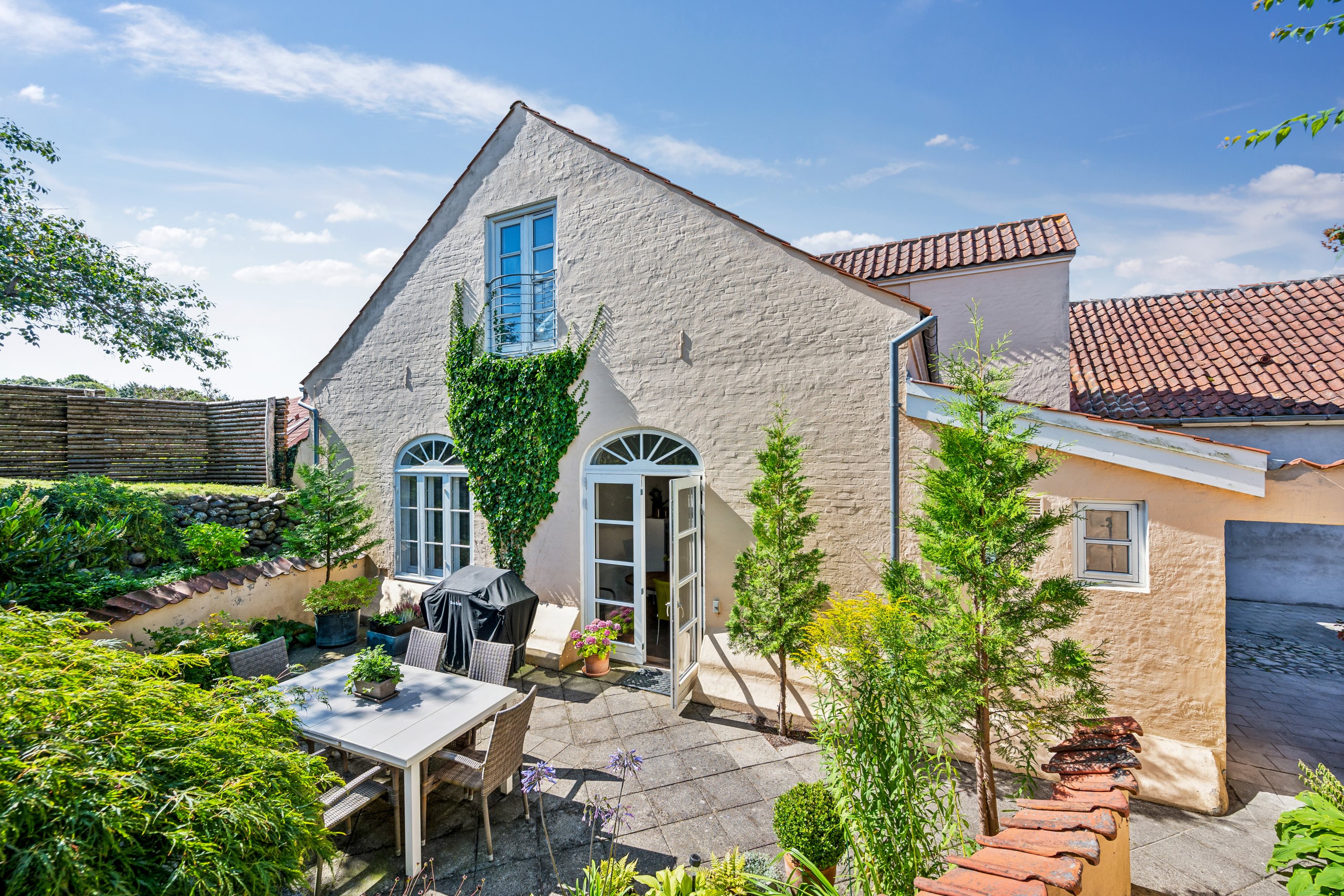 Fremhævet ejendom 1 billede i fuldskærmstilstand. Billede af Overgade 17, 8400 Ebeltoft