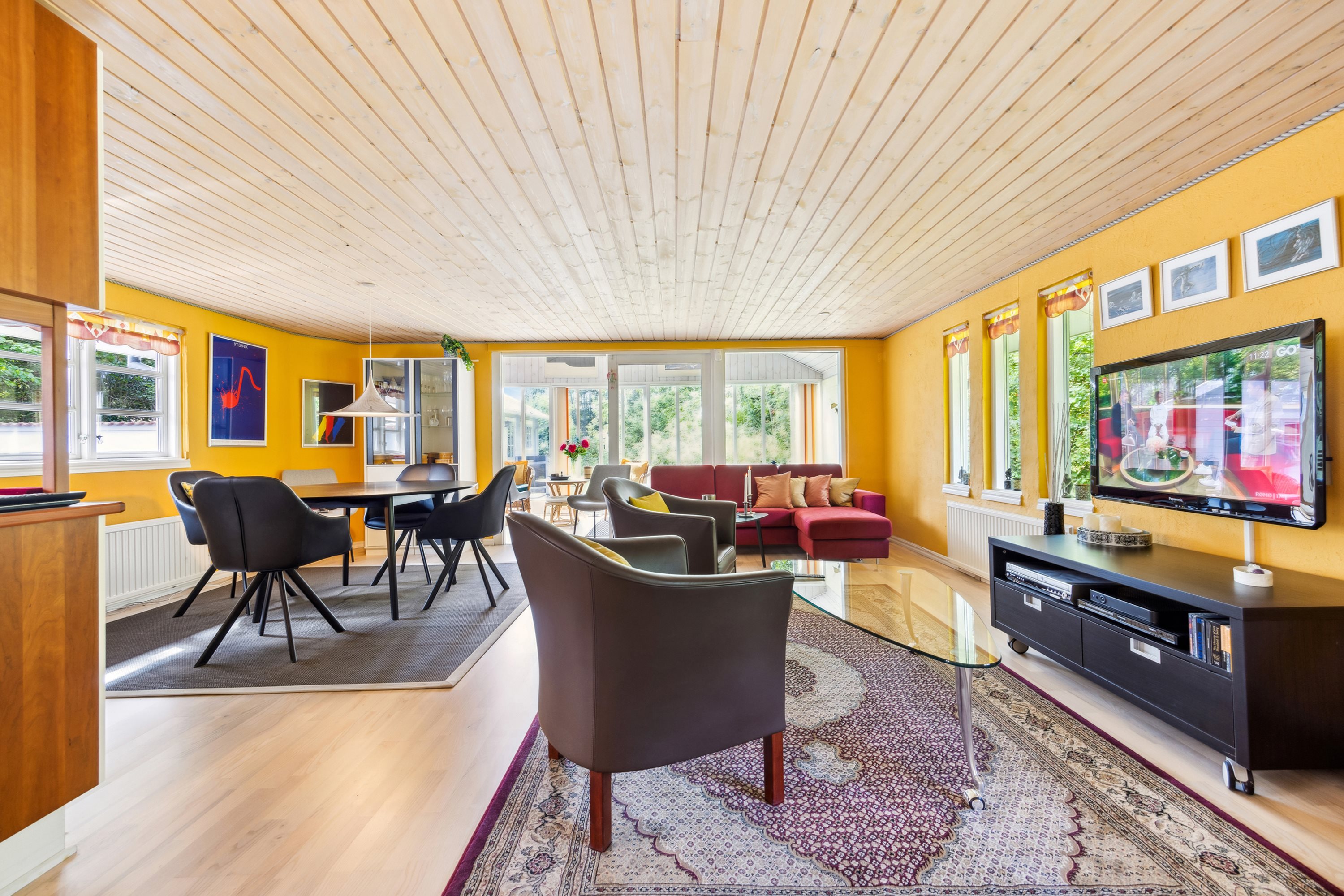 Fremhævet stue billede i fuldskærmstilstand. Billede af Kongeparken 3, Koldkær, 9370 Hals