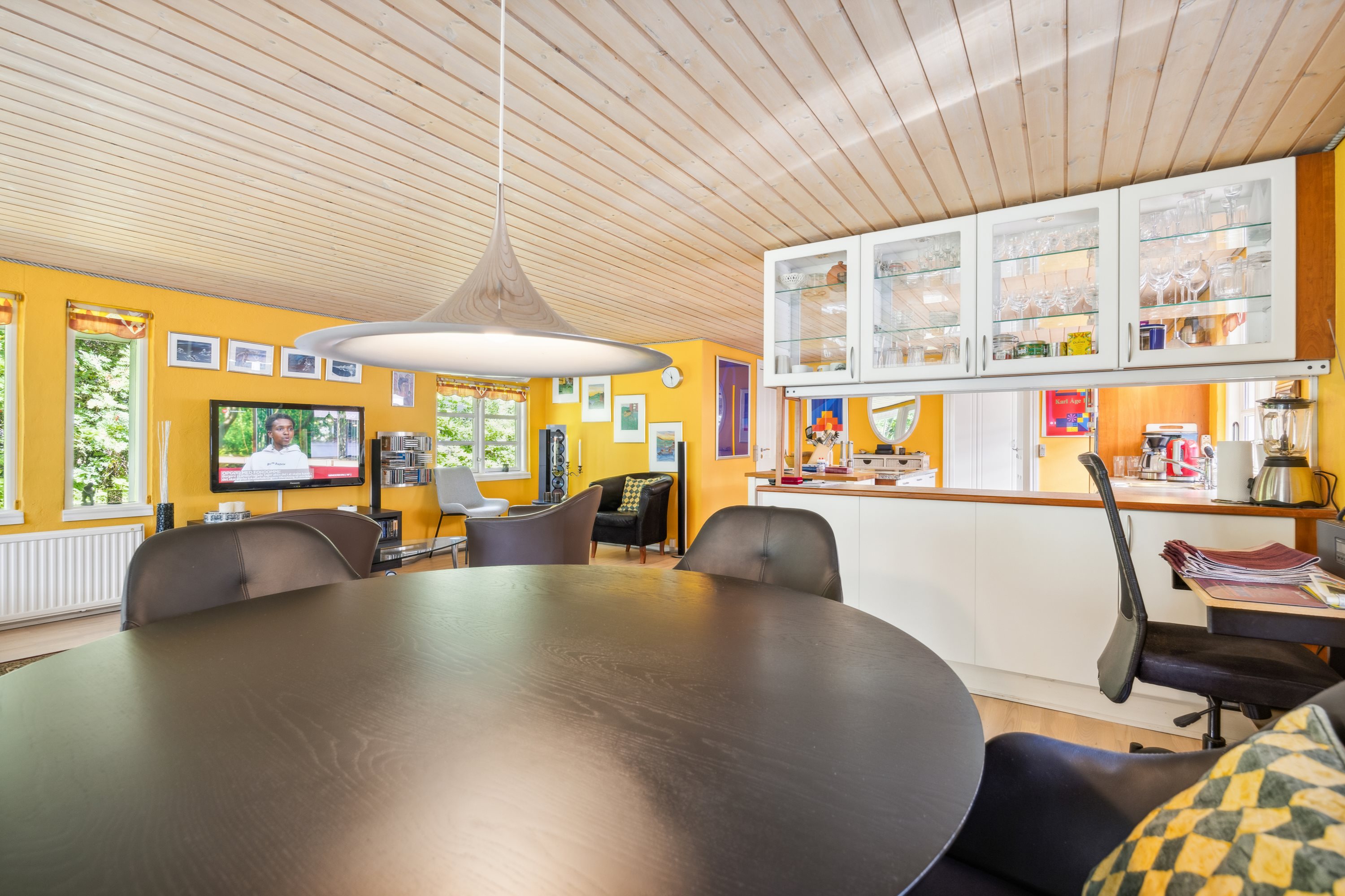 Fremhævet stue billede i fuldskærmstilstand. Billede af Kongeparken 3, Koldkær, 9370 Hals