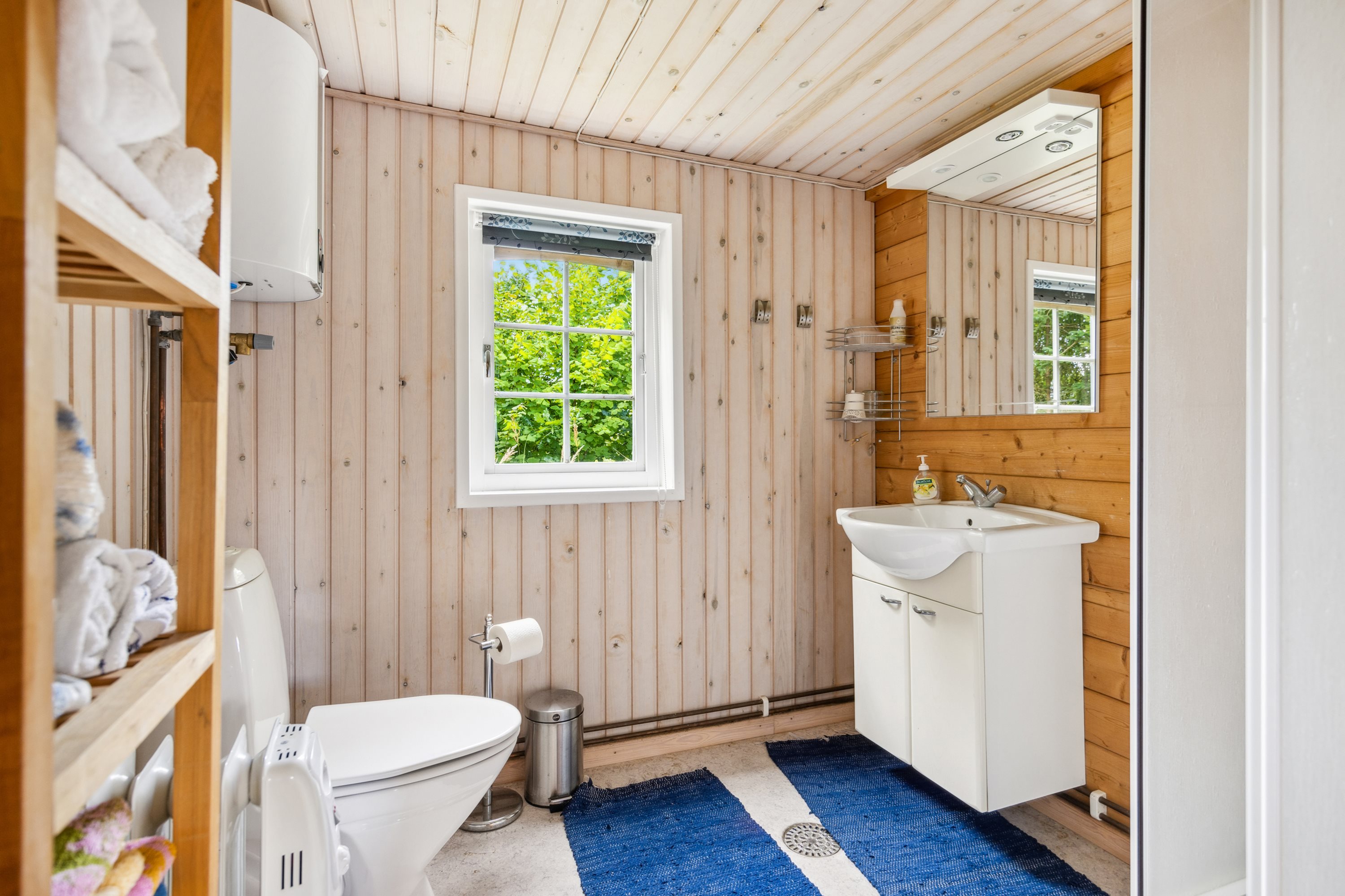 Fremhævet badeværelse billede i fuldskærmstilstand. Billede af Kongeparken 3, Koldkær, 9370 Hals