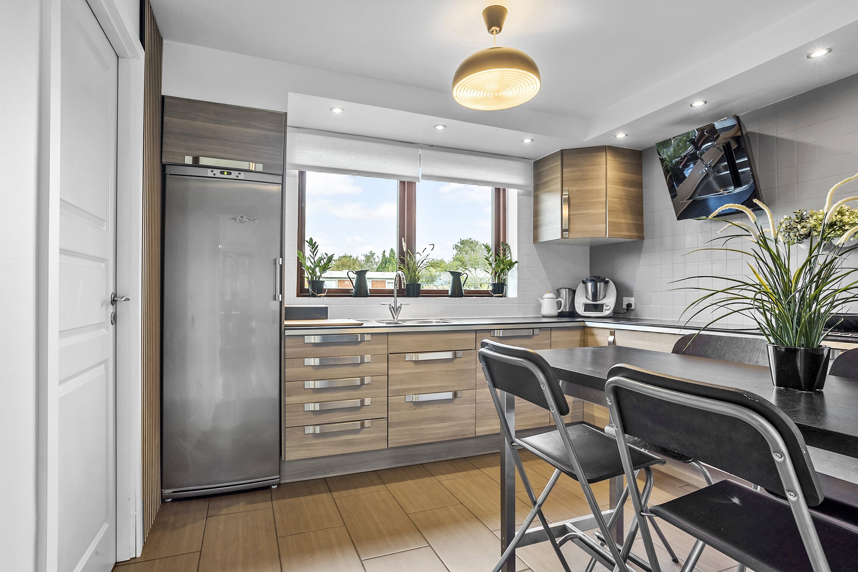 Fremhævet køkken billede i fuldskærmstilstand. Billede af Lyngvej 8, 6600 Vejen