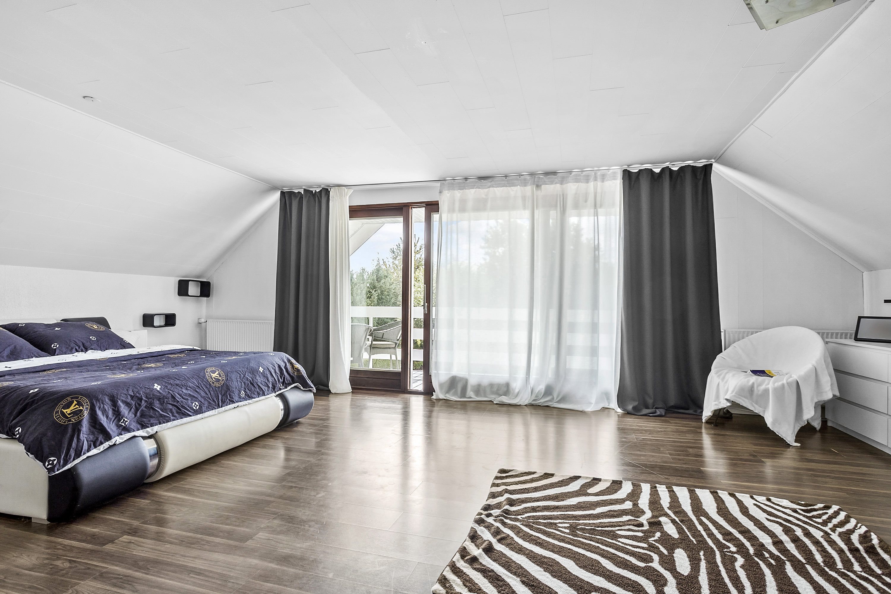 Fremhævet soveværelse billede i fuldskærmstilstand. Billede af Lyngvej 8, 6600 Vejen