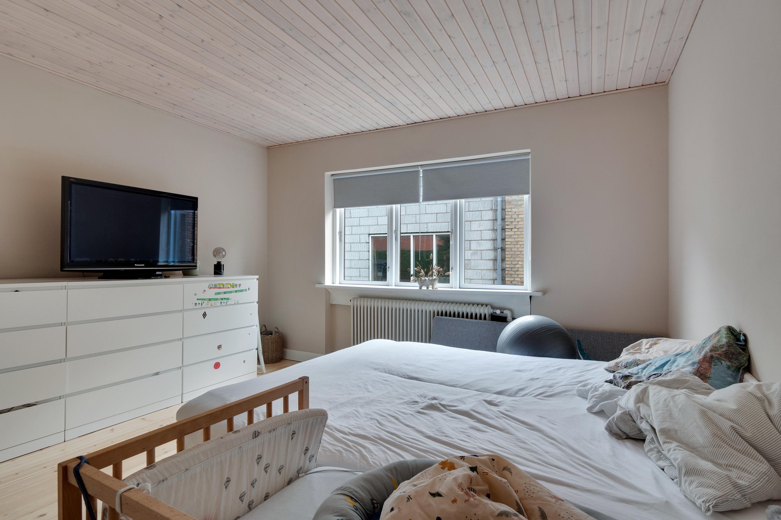 Fremhævet soveværelse billede i fuldskærmstilstand. Billede af Odensevej 146, Aunslev, 5800 Nyborg