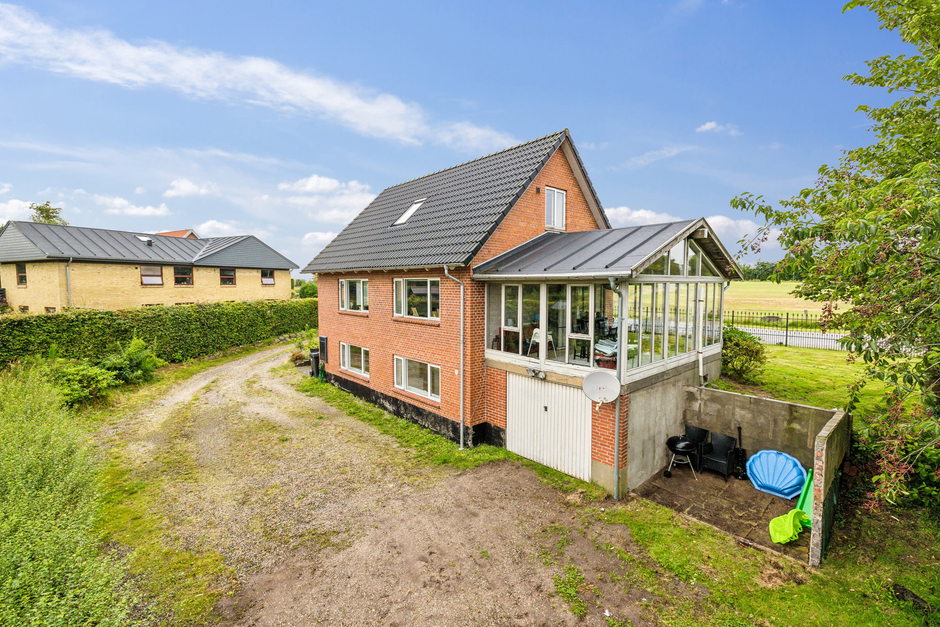 Fremhævet ejendom 1 billede i fuldskærmstilstand. Billede af Hovedgaden 75, 8831 Løgstrup