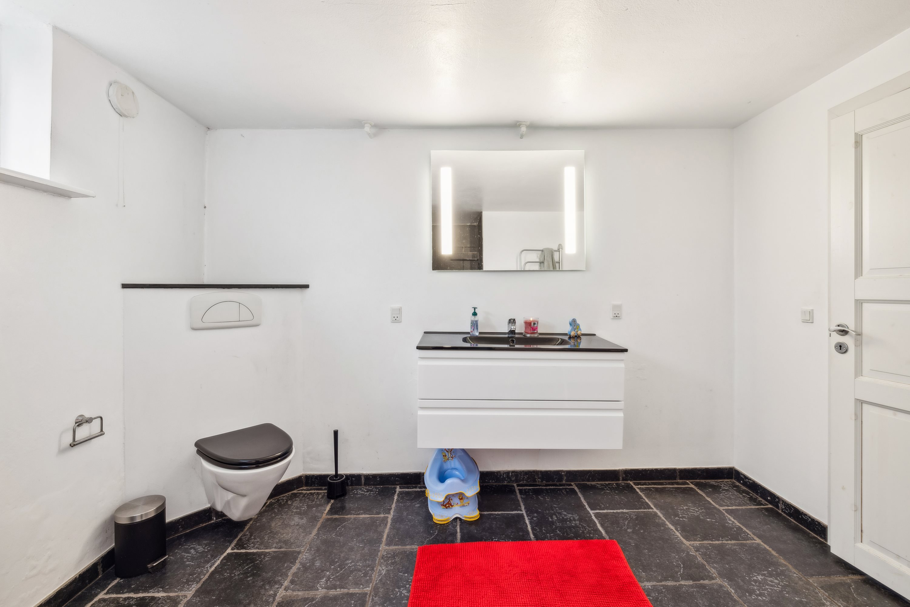 Fremhævet værelse billede i fuldskærmstilstand. Billede af Hovedgaden 75, 8831 Løgstrup