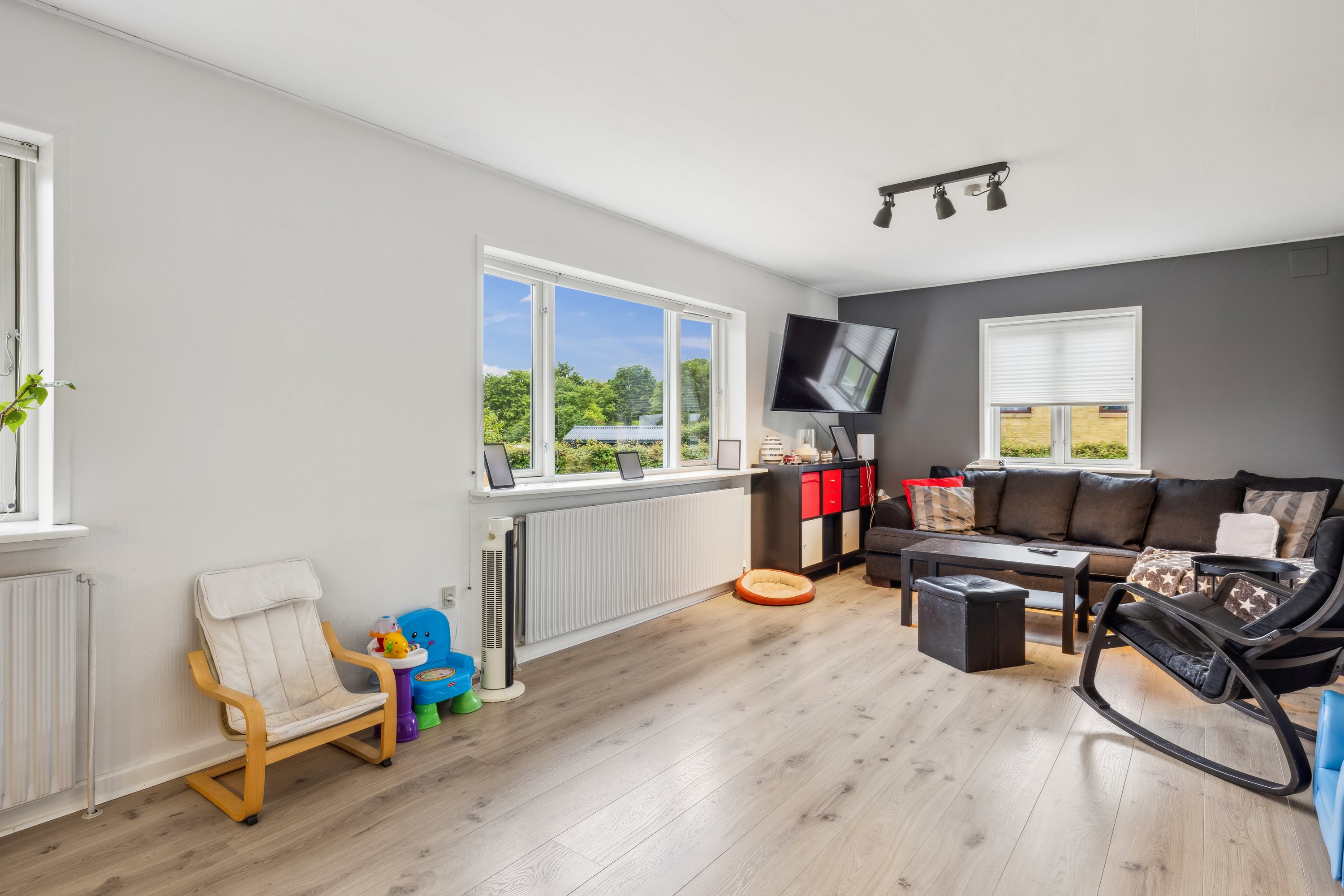 Fremhævet stue billede i fuldskærmstilstand. Billede af Hovedgaden 75, 8831 Løgstrup