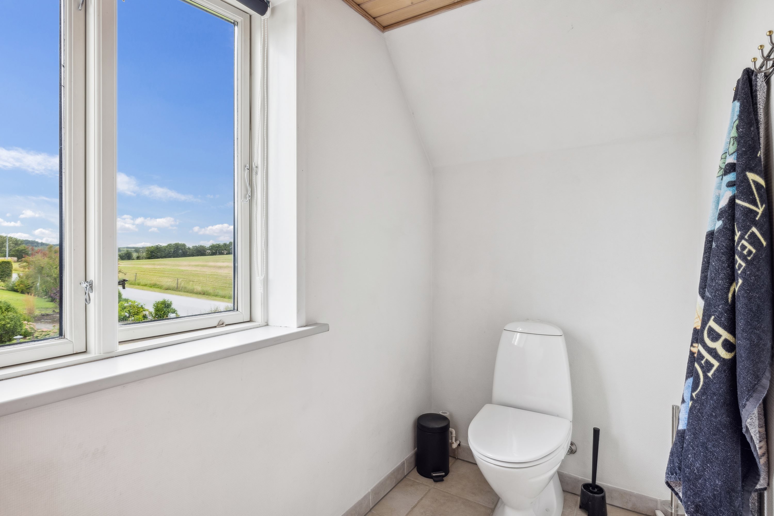 Fremhævet badeværelse billede i fuldskærmstilstand. Billede af Hovedgaden 75, 8831 Løgstrup