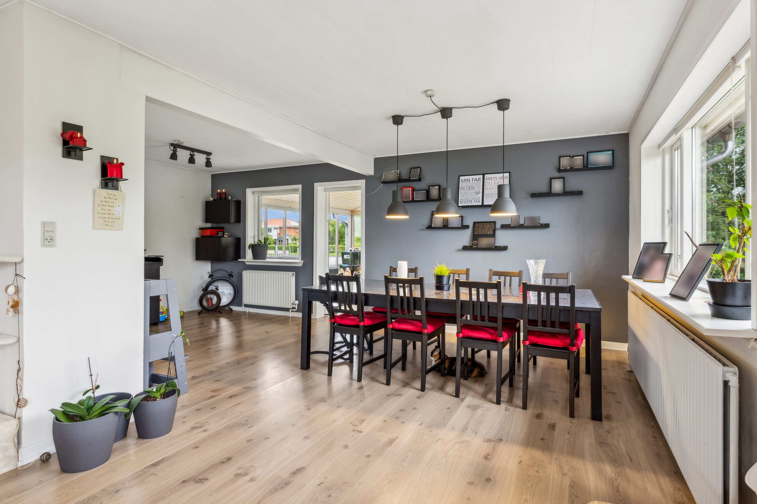 Fremhævet stue billede i fuldskærmstilstand. Billede af Hovedgaden 75, 8831 Løgstrup