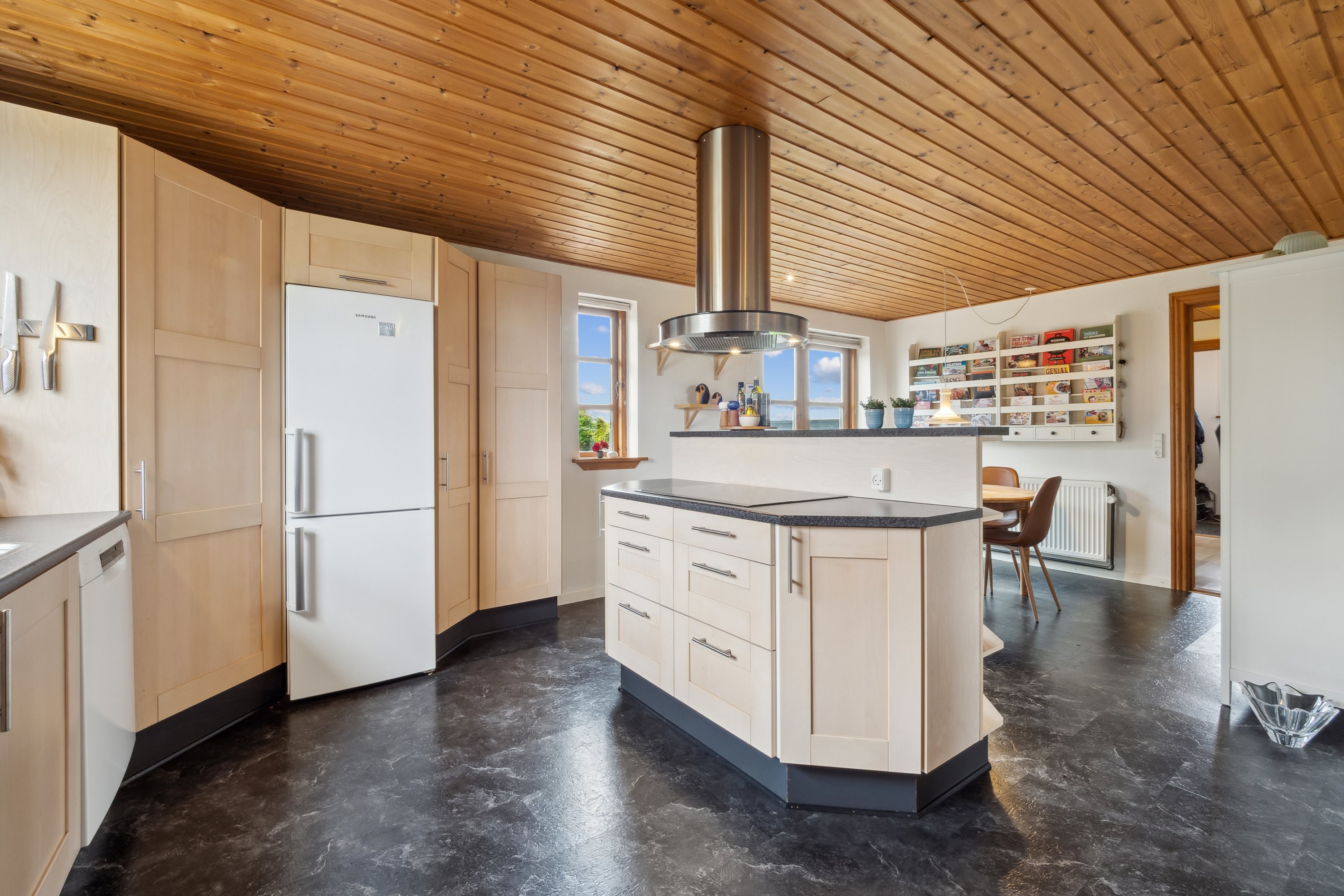 Fremhævet køkken billede i fuldskærmstilstand. Billede af Næssundvej 284, Ø Hvidbjerg, 7970 Redsted M