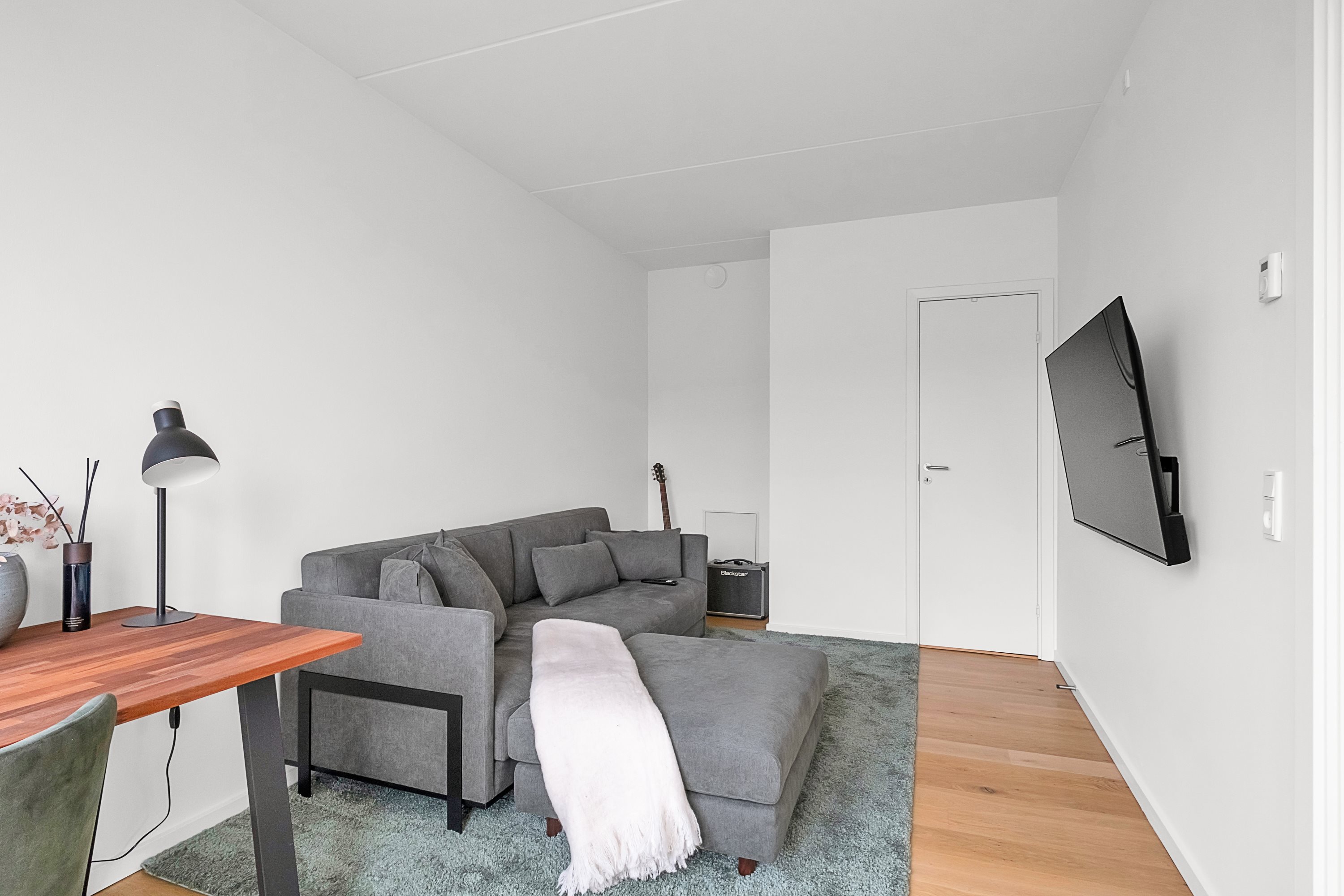 Fremhævet stue billede i fuldskærmstilstand. Billede af Hallssti 7, 1. th., 8000 Aarhus C