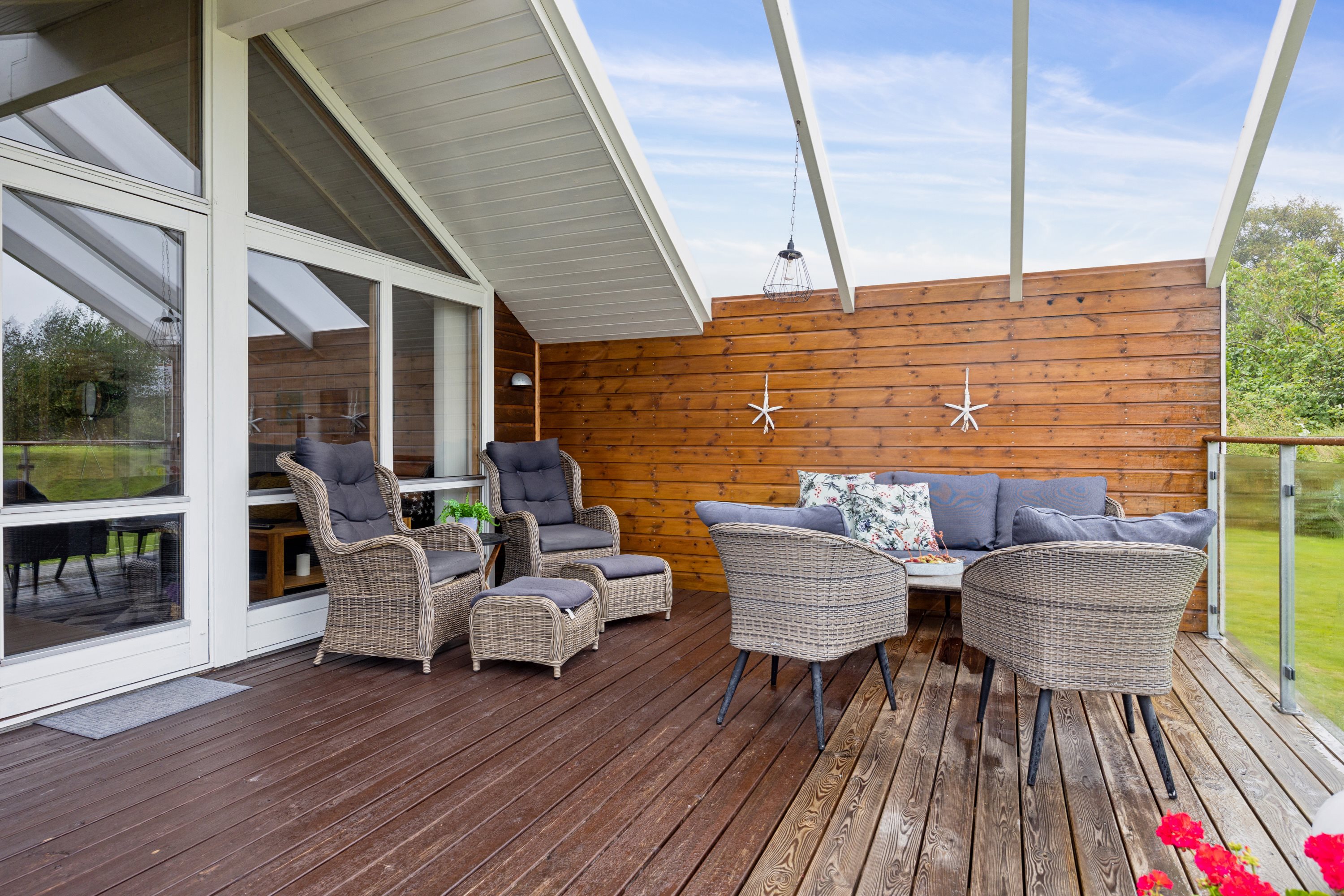 Fremhævet terrasse billede i fuldskærmstilstand. Billede af Junovej 13, Gl Bisnap, 9370 Hals