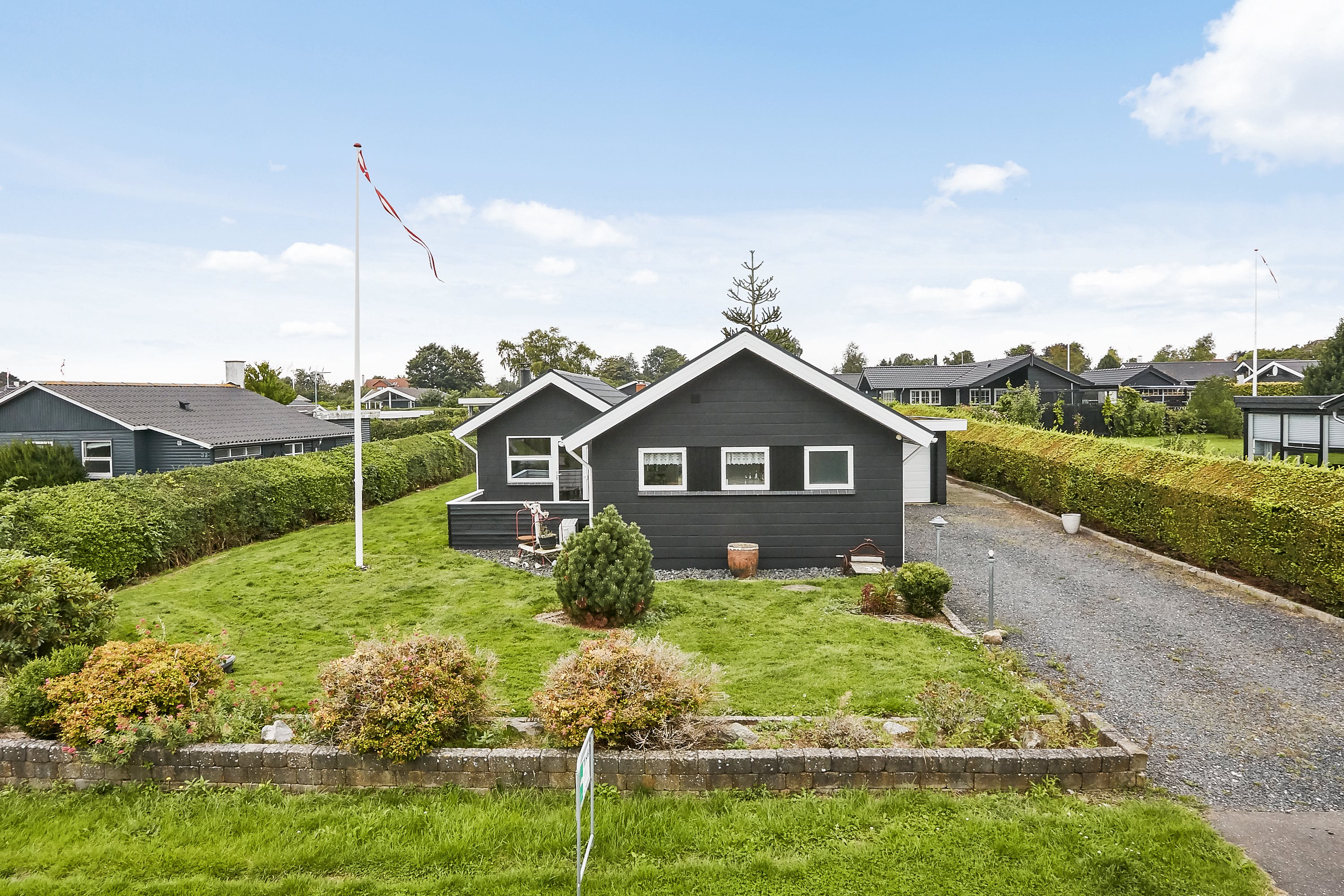 Fremhævet  billede i fuldskærmstilstand. Billede af Solvænget 35, 7130 Juelsminde